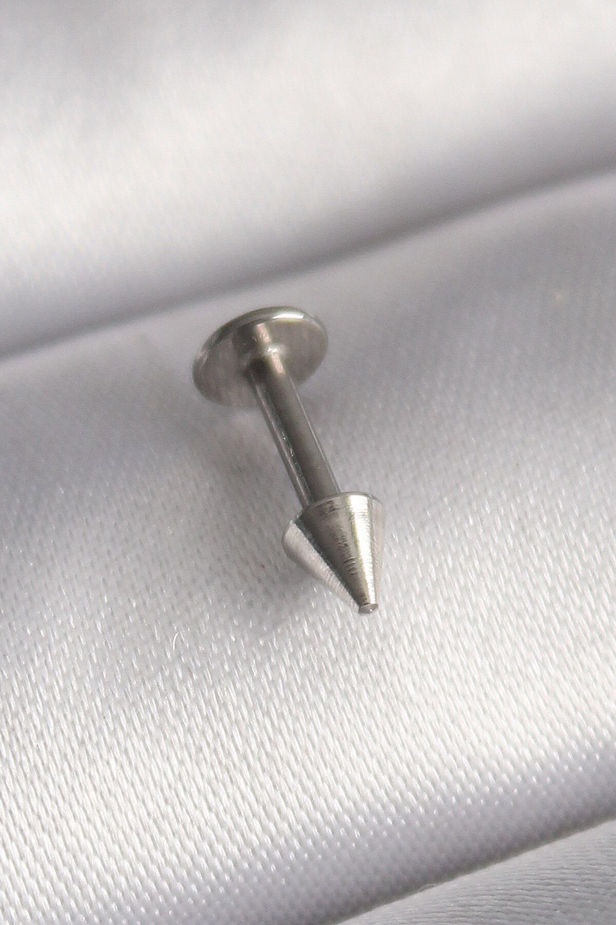 melfxxl eticaret 316L Çelik Gümüş Renk Çivi Model Piercing - Lisinya
