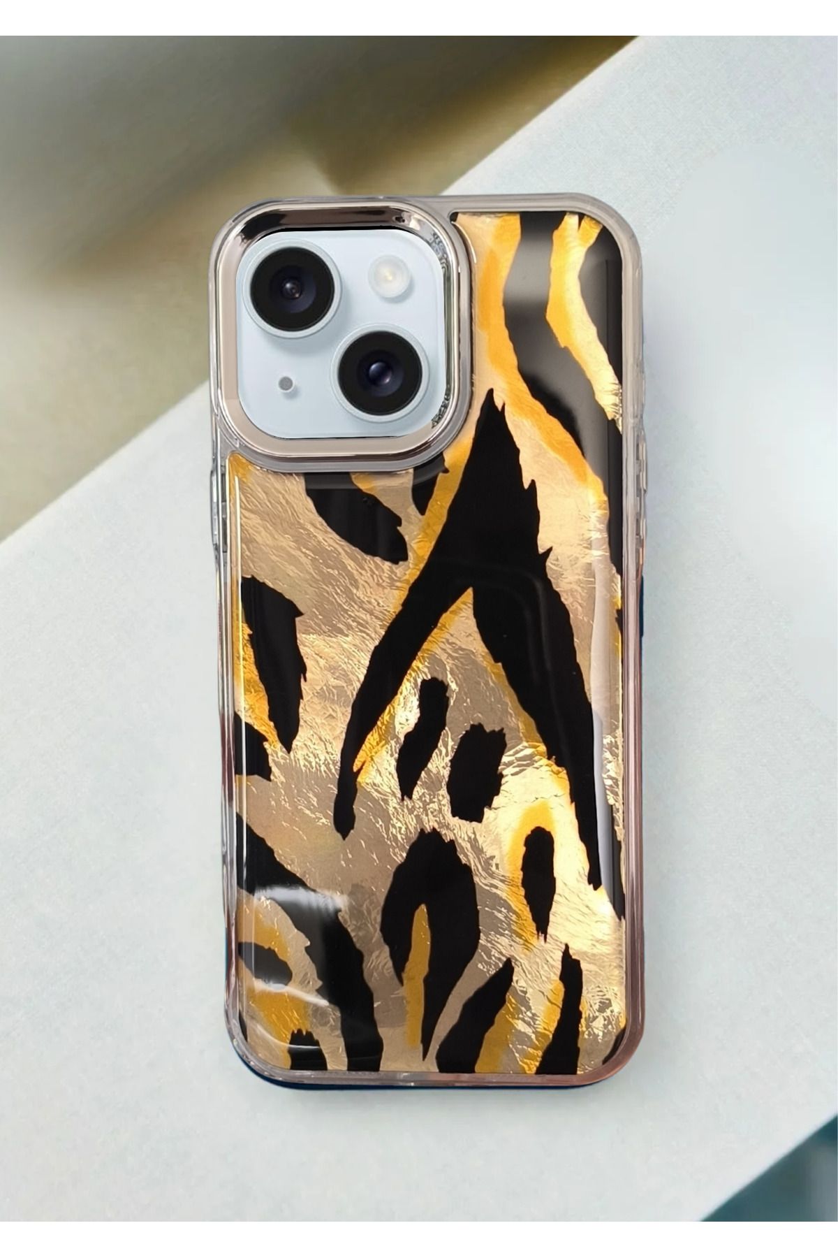 BCASE İphone 15 Leopar Desenli Kılıf
