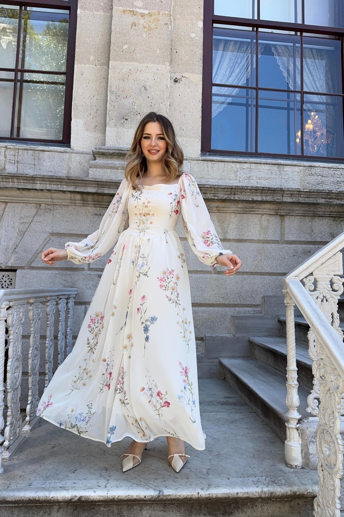 HELİS BUTİK  Yulia Çiçek ve Korse Detaylı Şifon Krem Elbise - Görsel 2