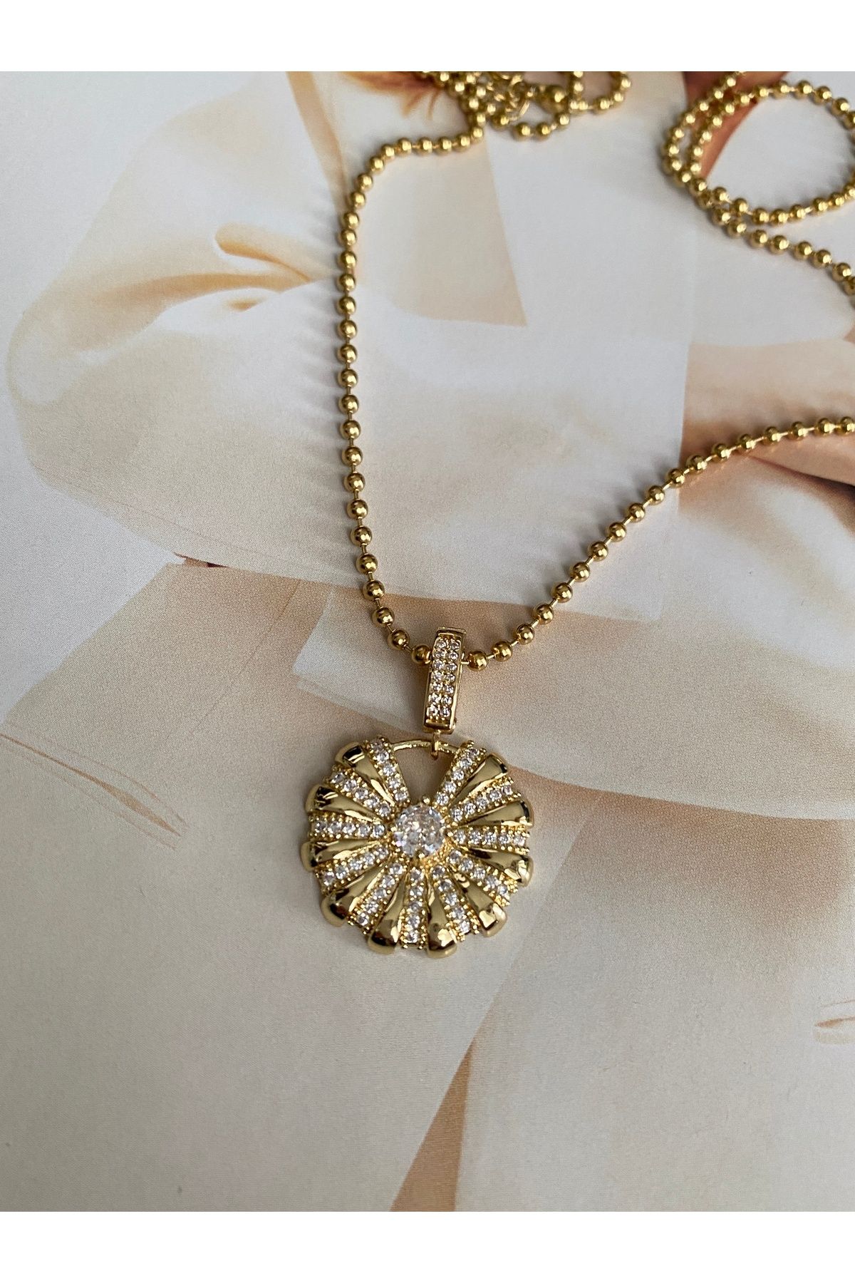 Pinery Jewels Tek Taşlı Oval Kararmaz Paslanmaz Çelik Kadın Kolye – Modern ve Şık Tasarım