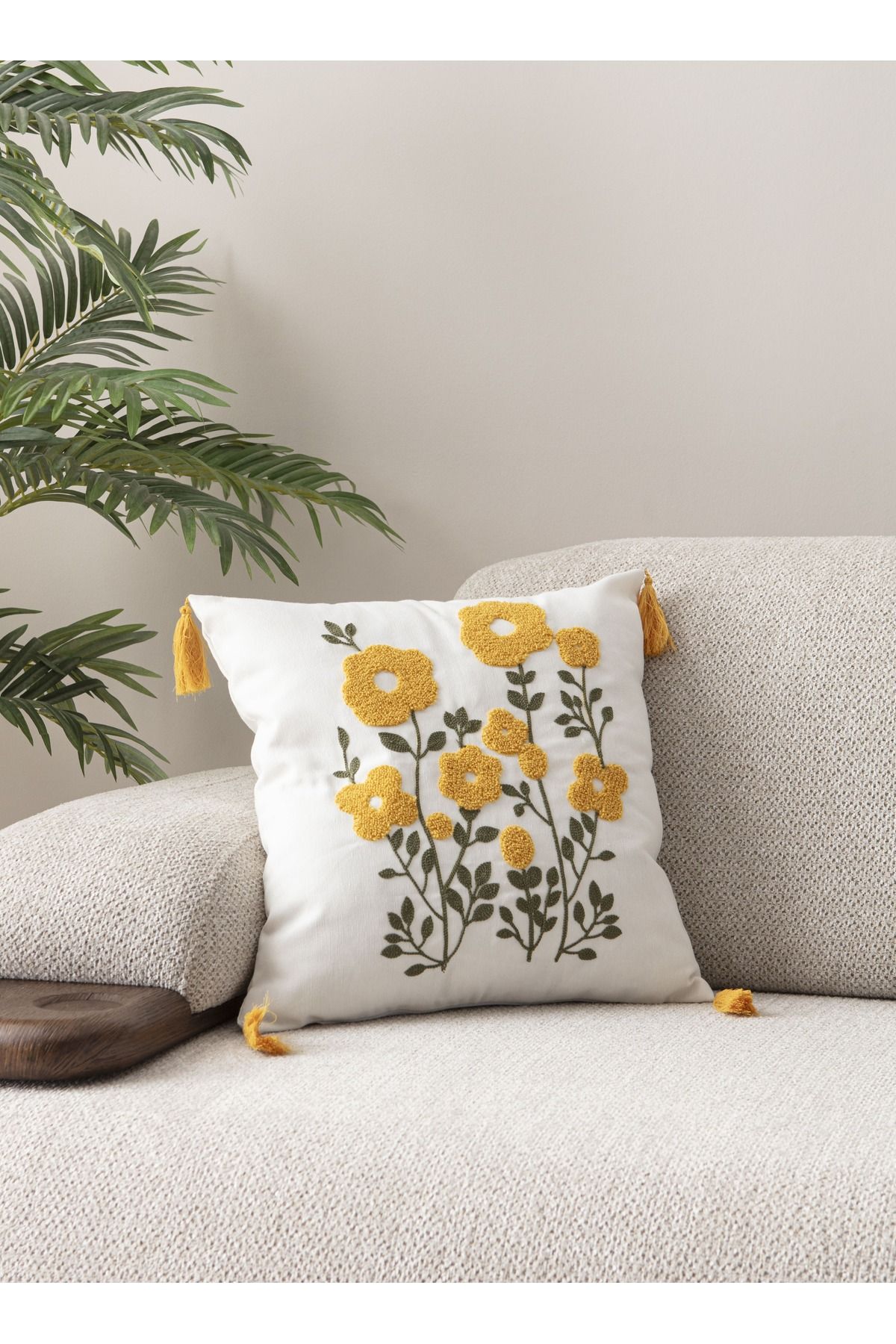 WoodyMaison Çiçek Desenli 4'Adet Kırlent Kılıfı Punch Comfort Panç Yastık Kılıfı, Püsküllü 43x43cm