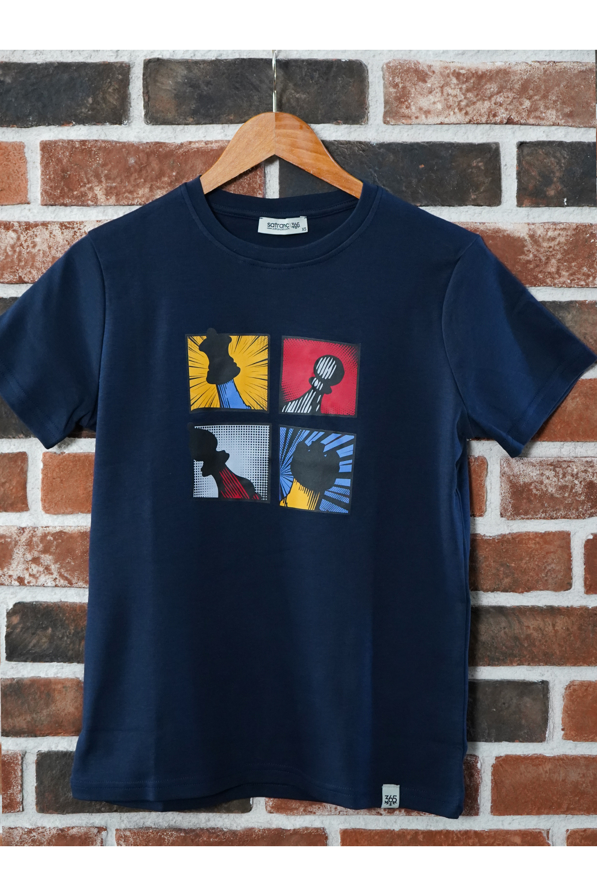 Çocuk Kısa Kollu Satranç Tişörtü – Renkli Pop-Art Desen (Pamuklu) resmi