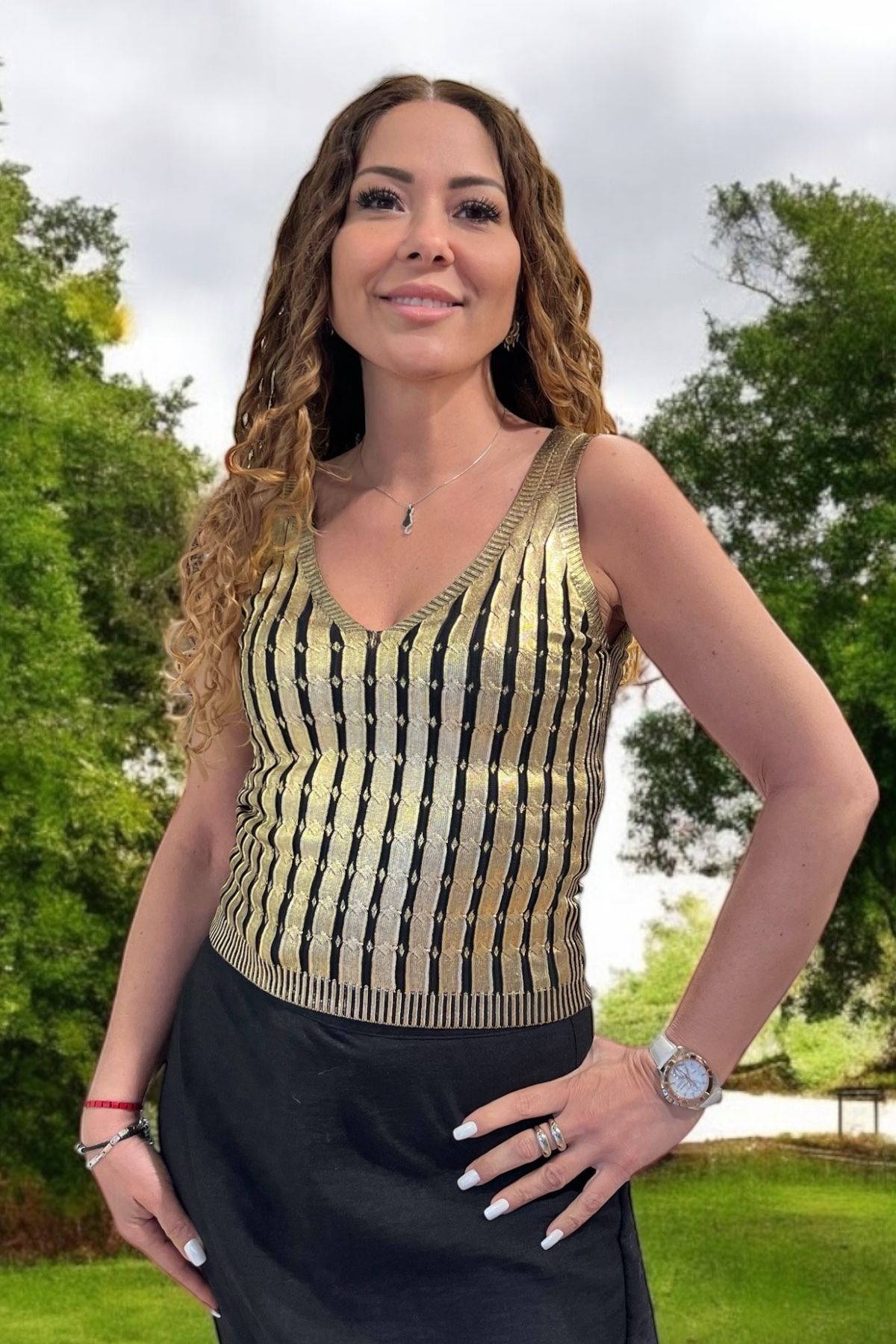 Butik V Yaka Altın Varaklı Triko