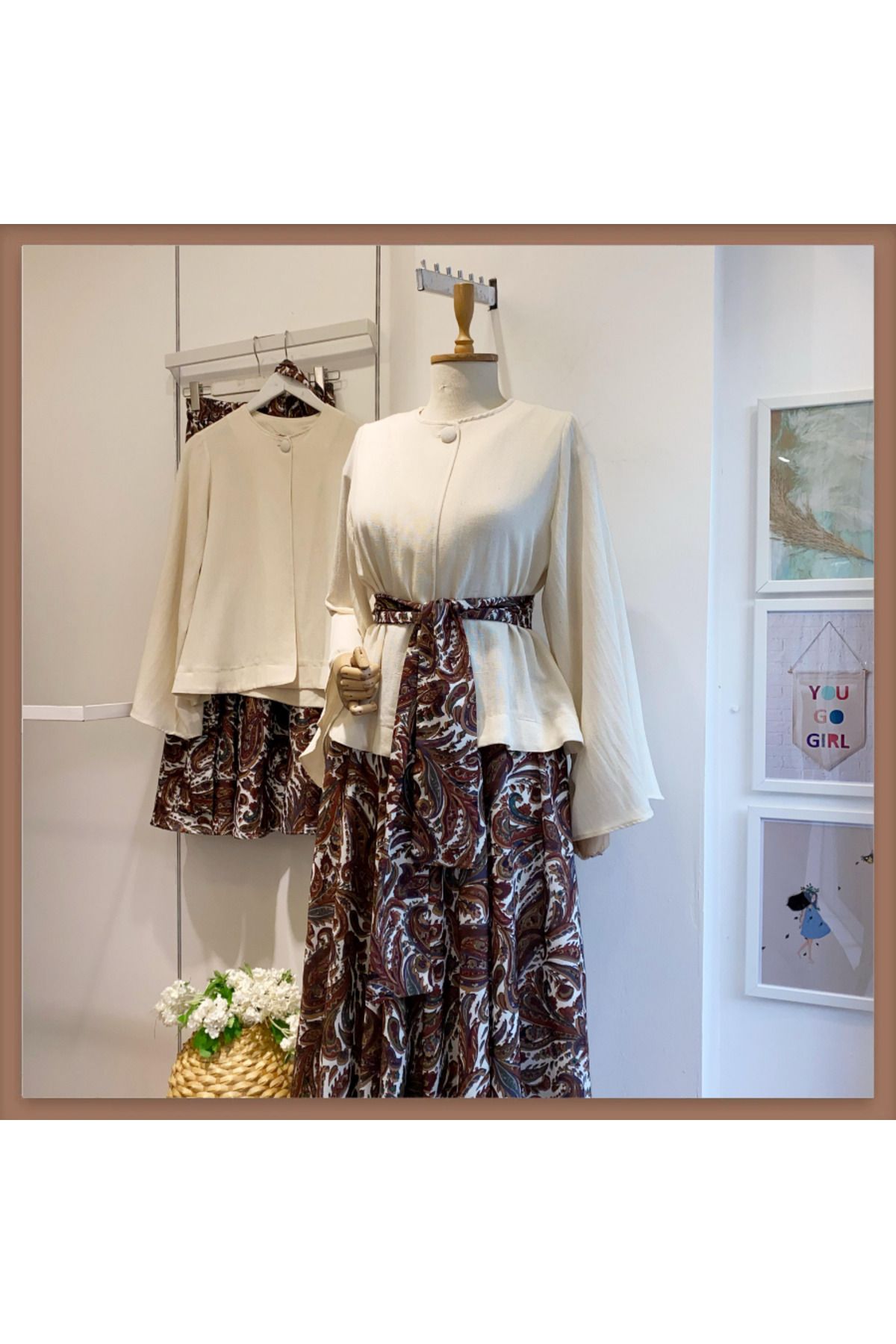 Faya Boutique Eteği Kahverengi Desenli Krem Ceketli Keten Takım