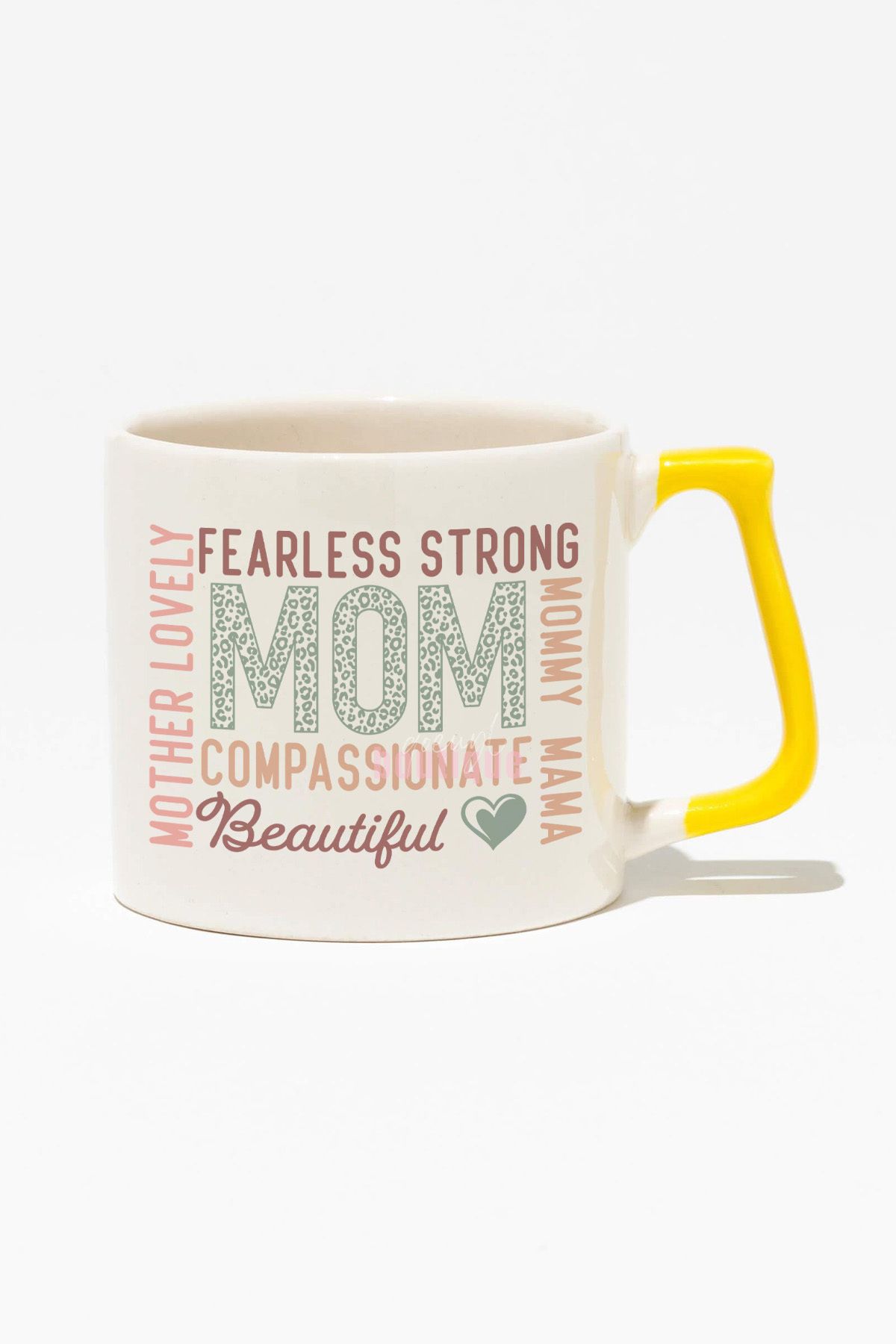qoeuyl boutique "Fearless Strong Mom" Güçlü Anne Anneler Günü Doğum Günü Hediye Sarı Kulplu Kupa Bardak