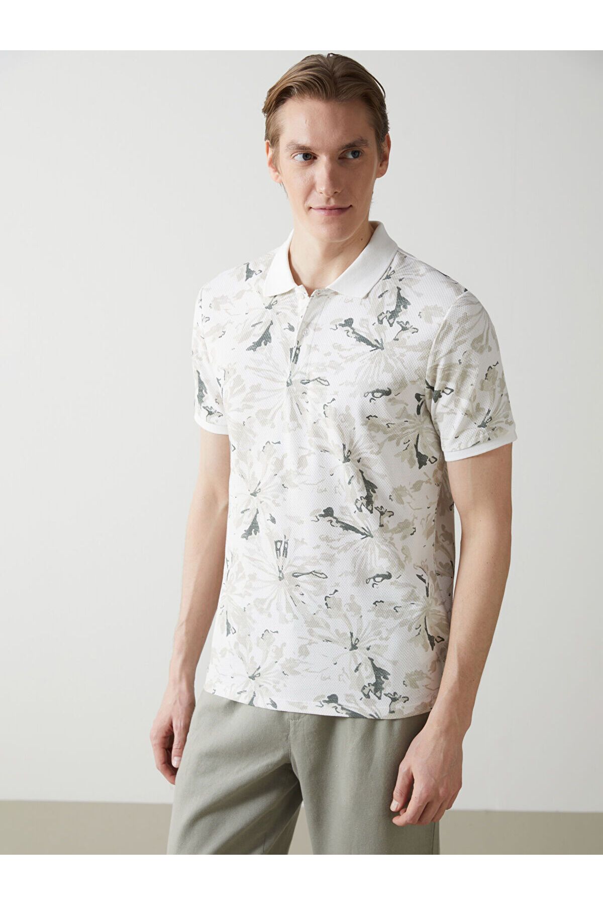 LC Waikiki Polo Yaka Kısa Kollu Desenli Erkek Tişört