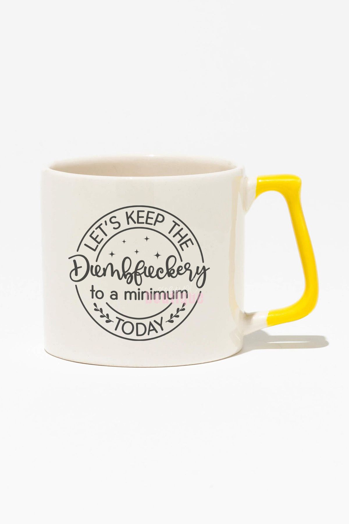 qoeuyl boutique "Lets Keep The Dumb To A Minimum" Sarkastik Arkadaşa Doğum Günü Hediye Sarı Kulplu Kupa Bardak