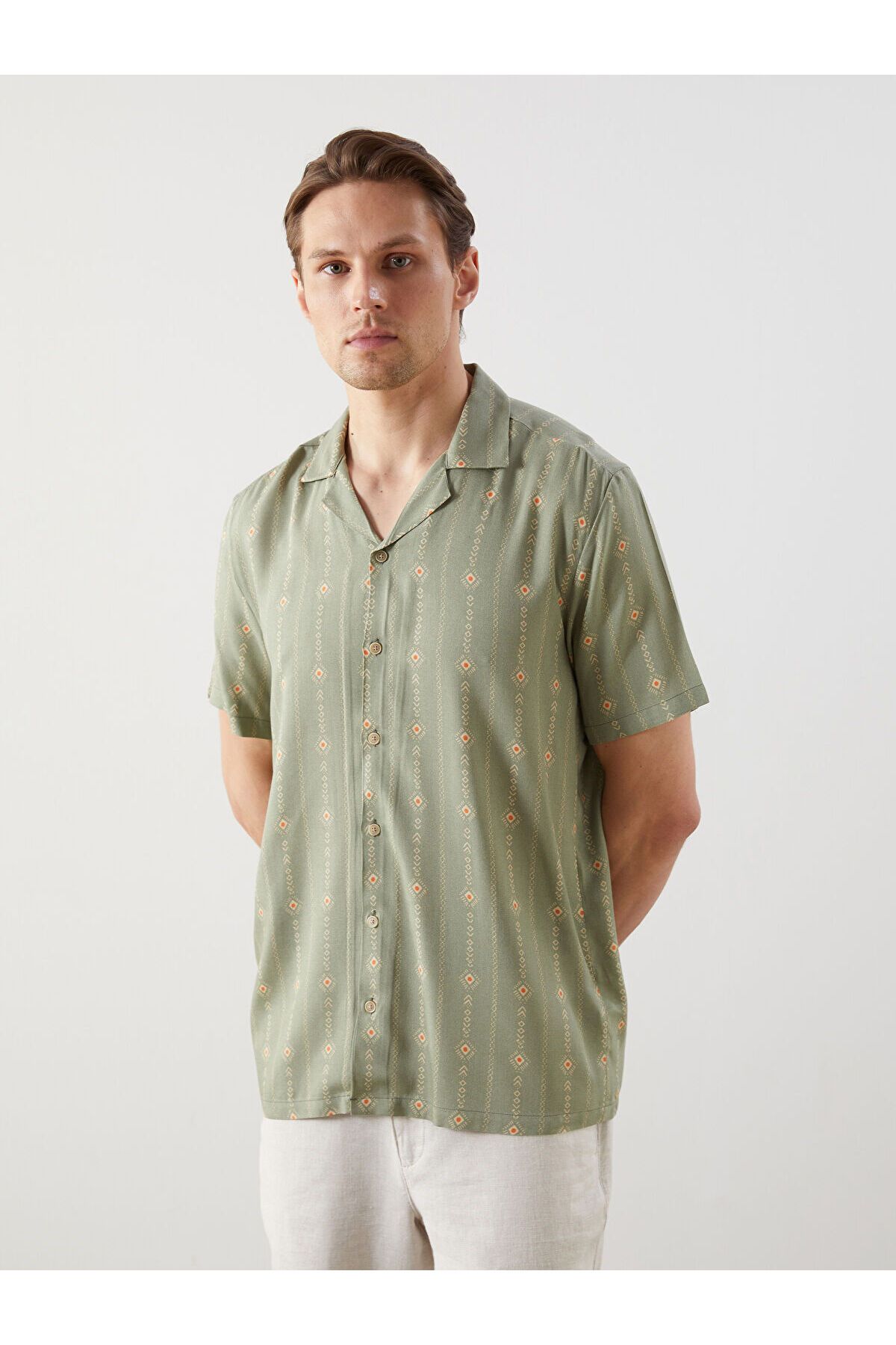 LC Waikiki Regular Fit Kısa Kollu Desenli Viskon Erkek Gömlek