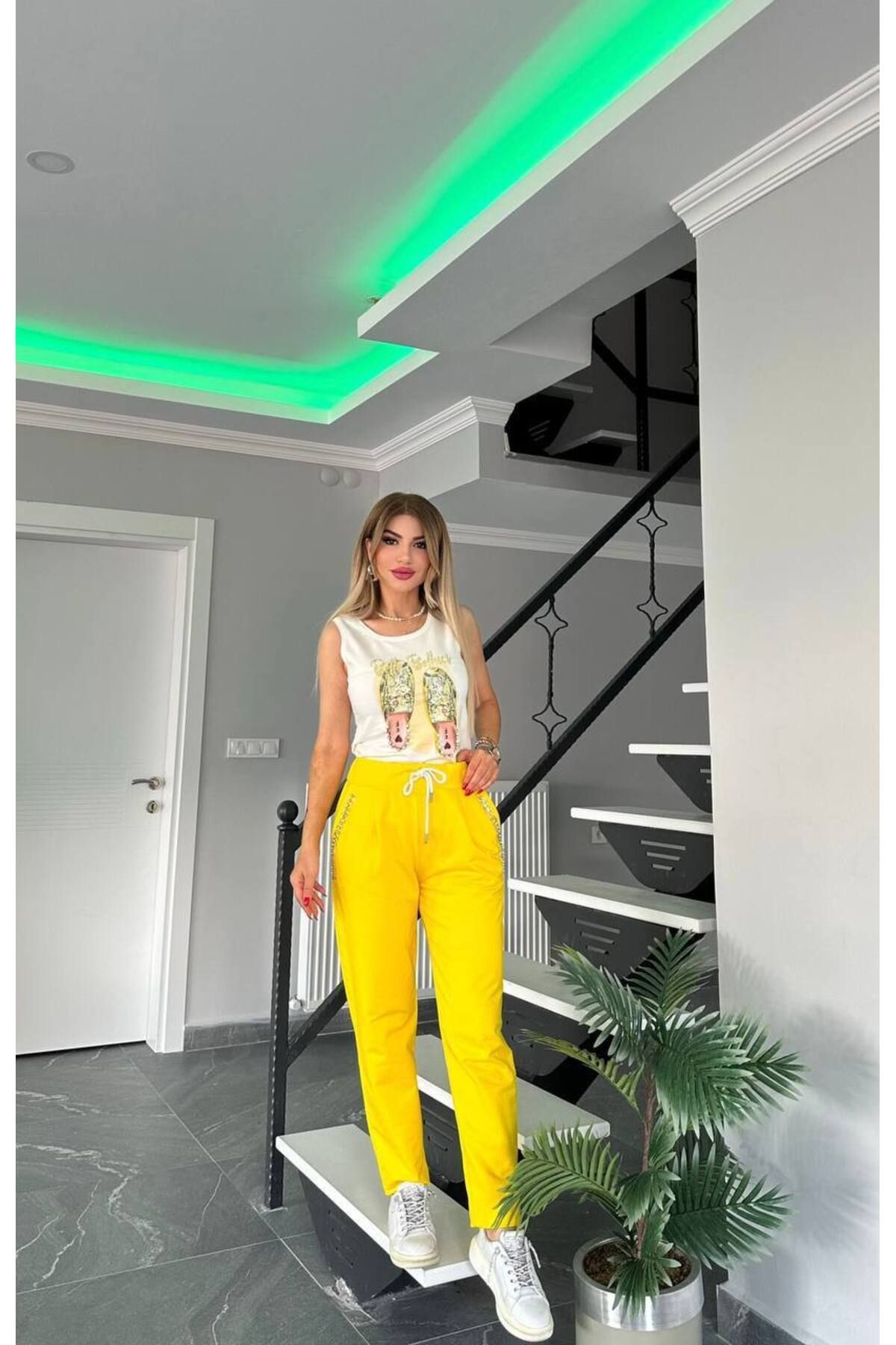Bella Belluci Yeni Sezon Desenli Kolsuz Takım