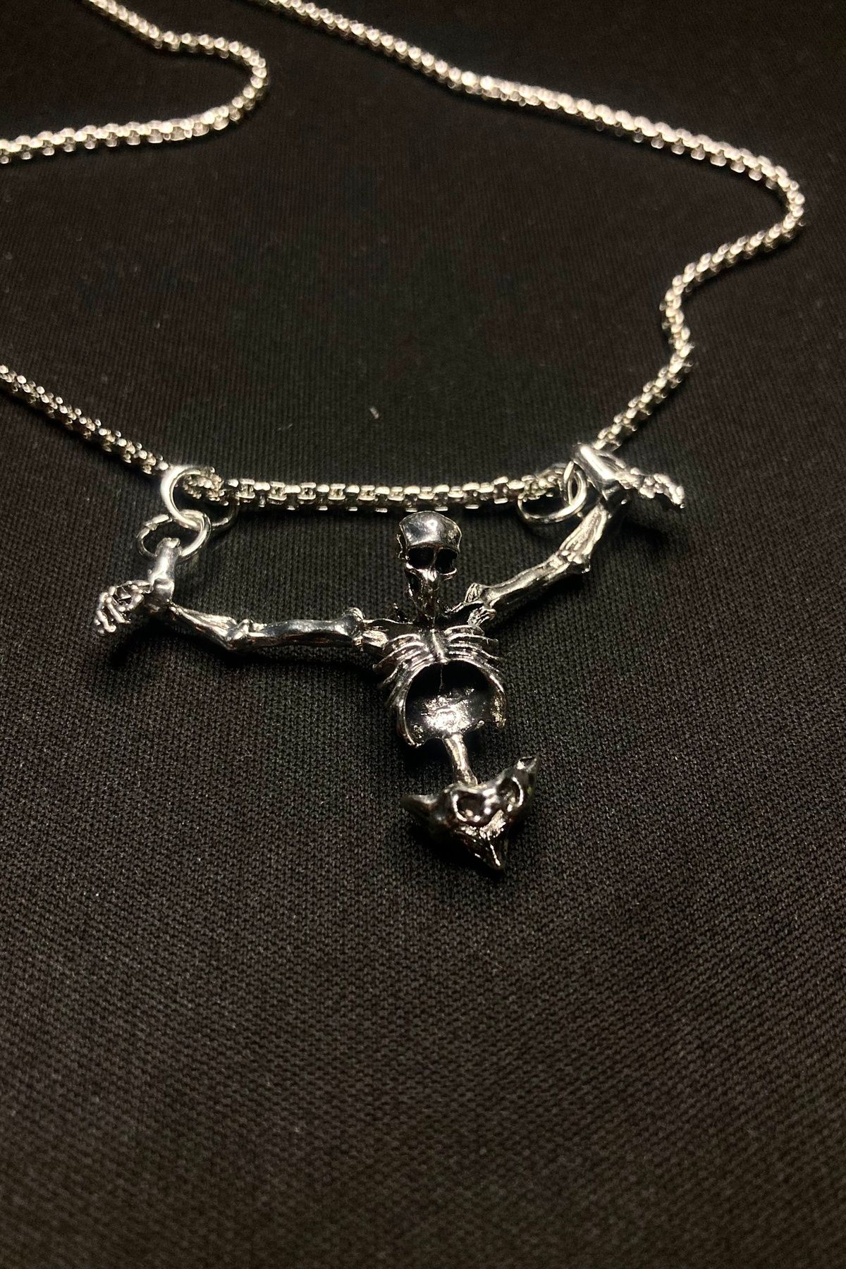TChicora İskelet Kol Zincirli Gotik Kolye – Unisex Aksesuar