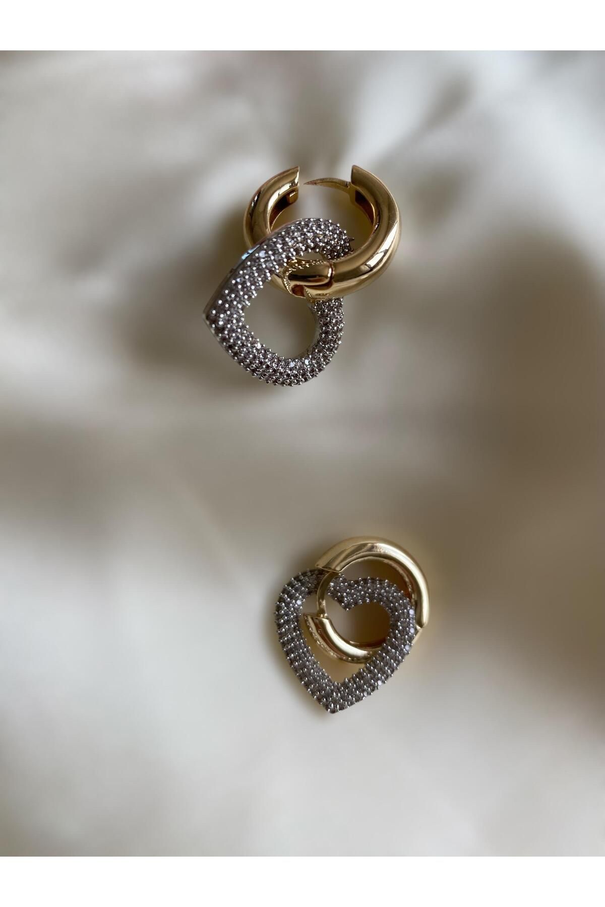 NUESSA Minimal Tasarımlı Taşlı Kadın Gold Küpe