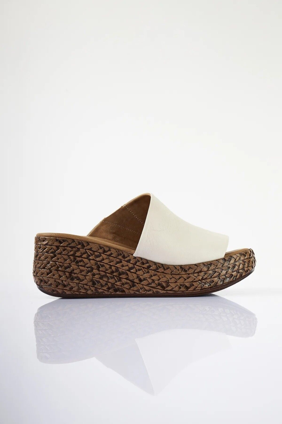 SU SHOE BOUTIQUE NO76 Bej Hakiki Deri Dolgu Topuklu Sandalet