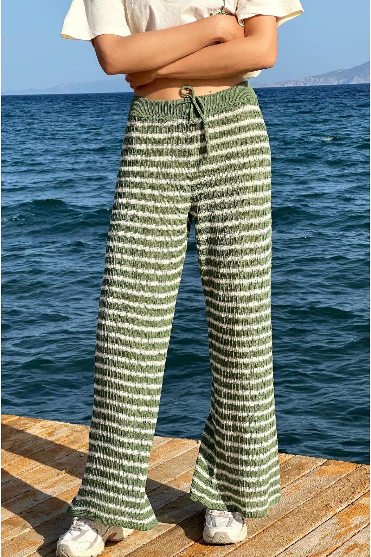 CHUBA Kadın İspanyol Paça Triko Flare Fit Çizgili Desenli Pantolon Yeşil-Beyaz 25S3027