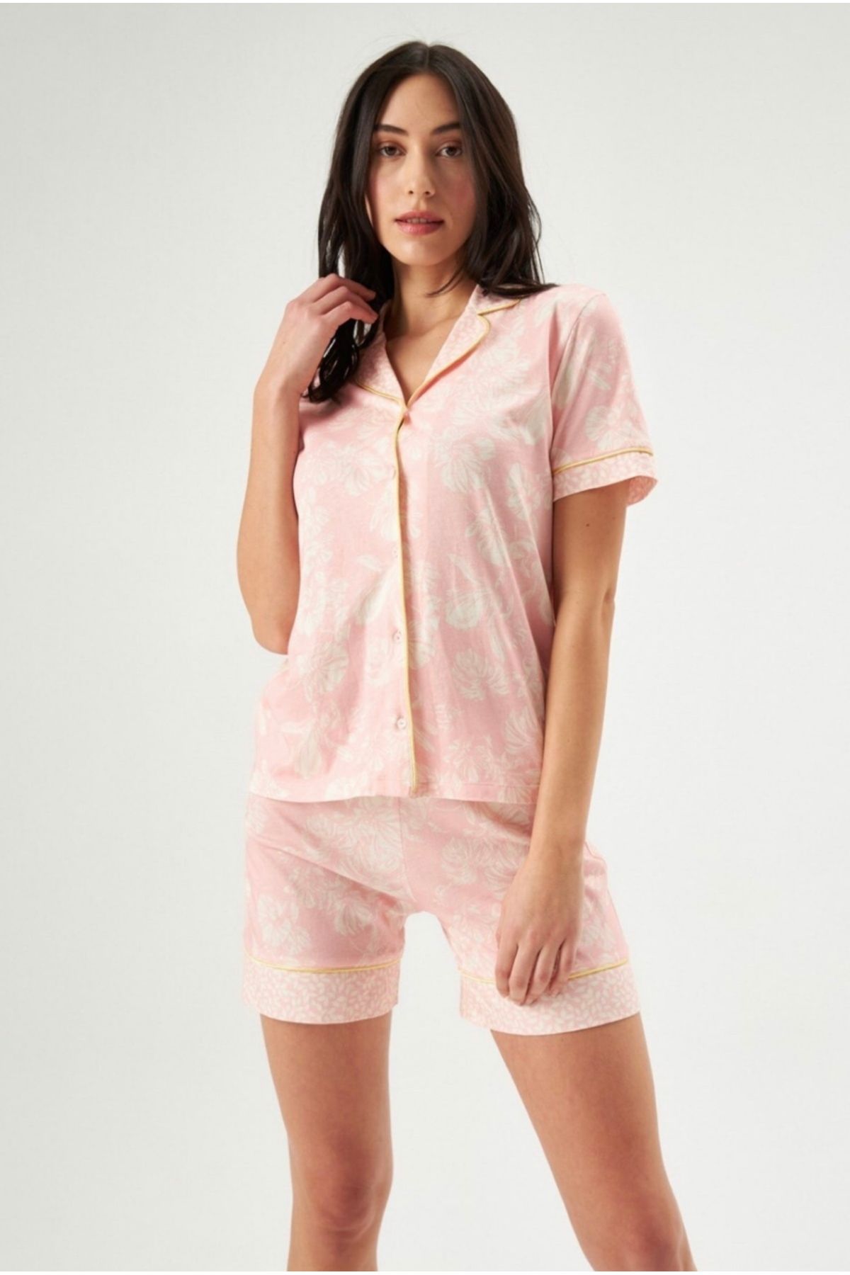 İpek Kadın Kısa Kol Önden Düğmeli Şortlu Pijama Takımı
