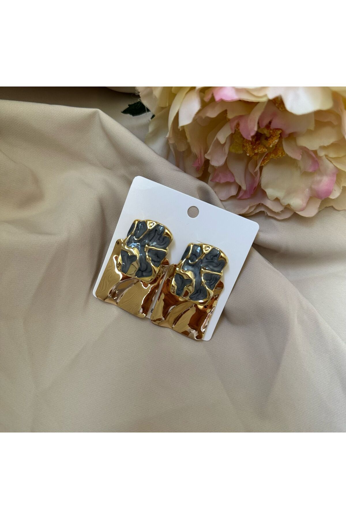 Liyajewellery Gold Gri Detaylı Plaka Küpe