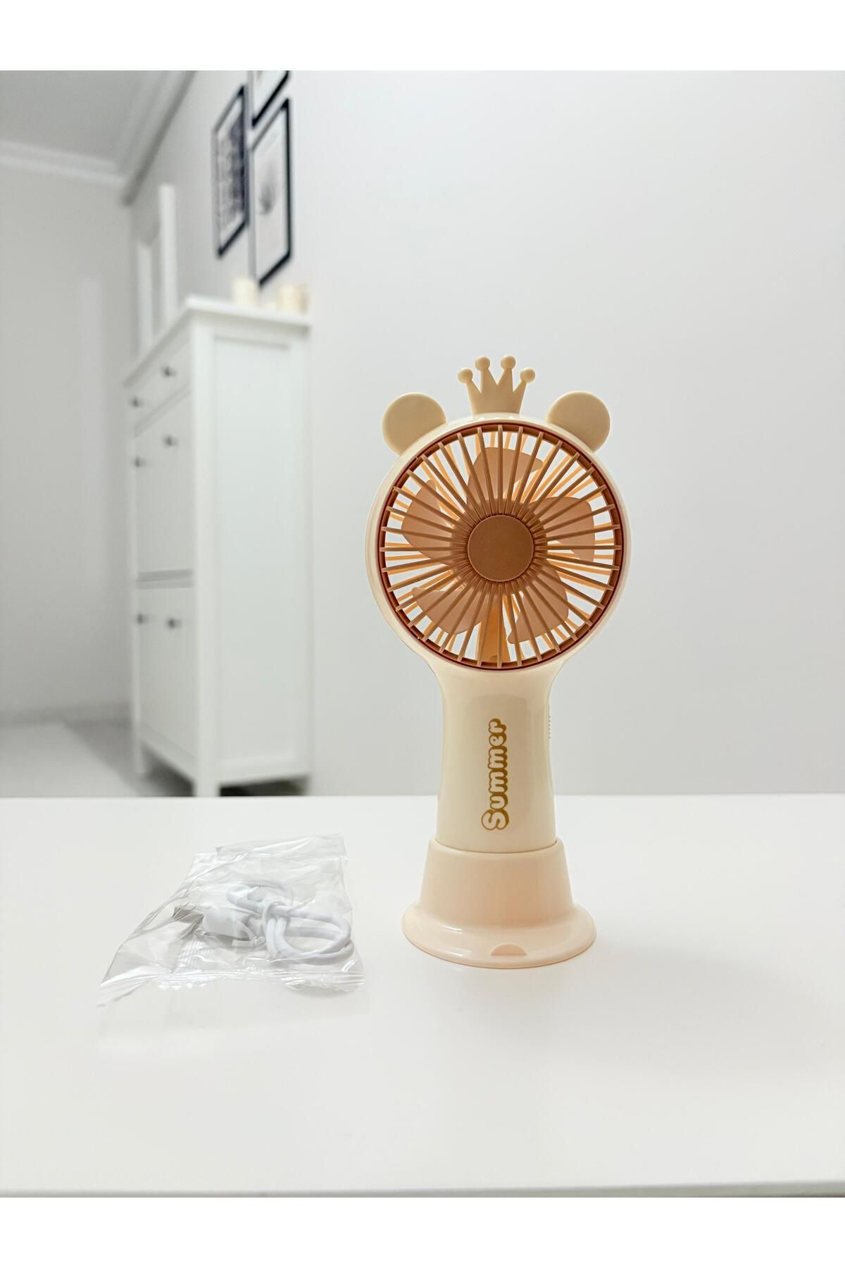 Store 2 Kademeli ve Renk Geçişli Elde ve Masada Kullanılabilir Standlı Şarjlı Serinletici Bej Mini Fan