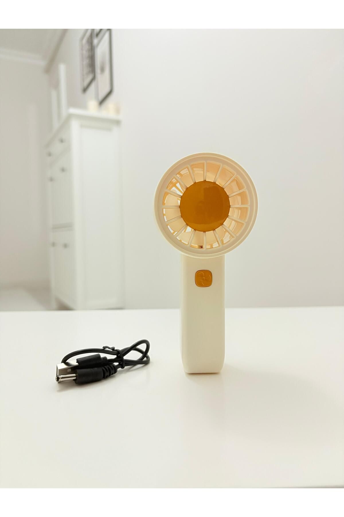 Store Elde ve Masada Kullanılabilir Şarjlı Serinletici Bej Mini Fan