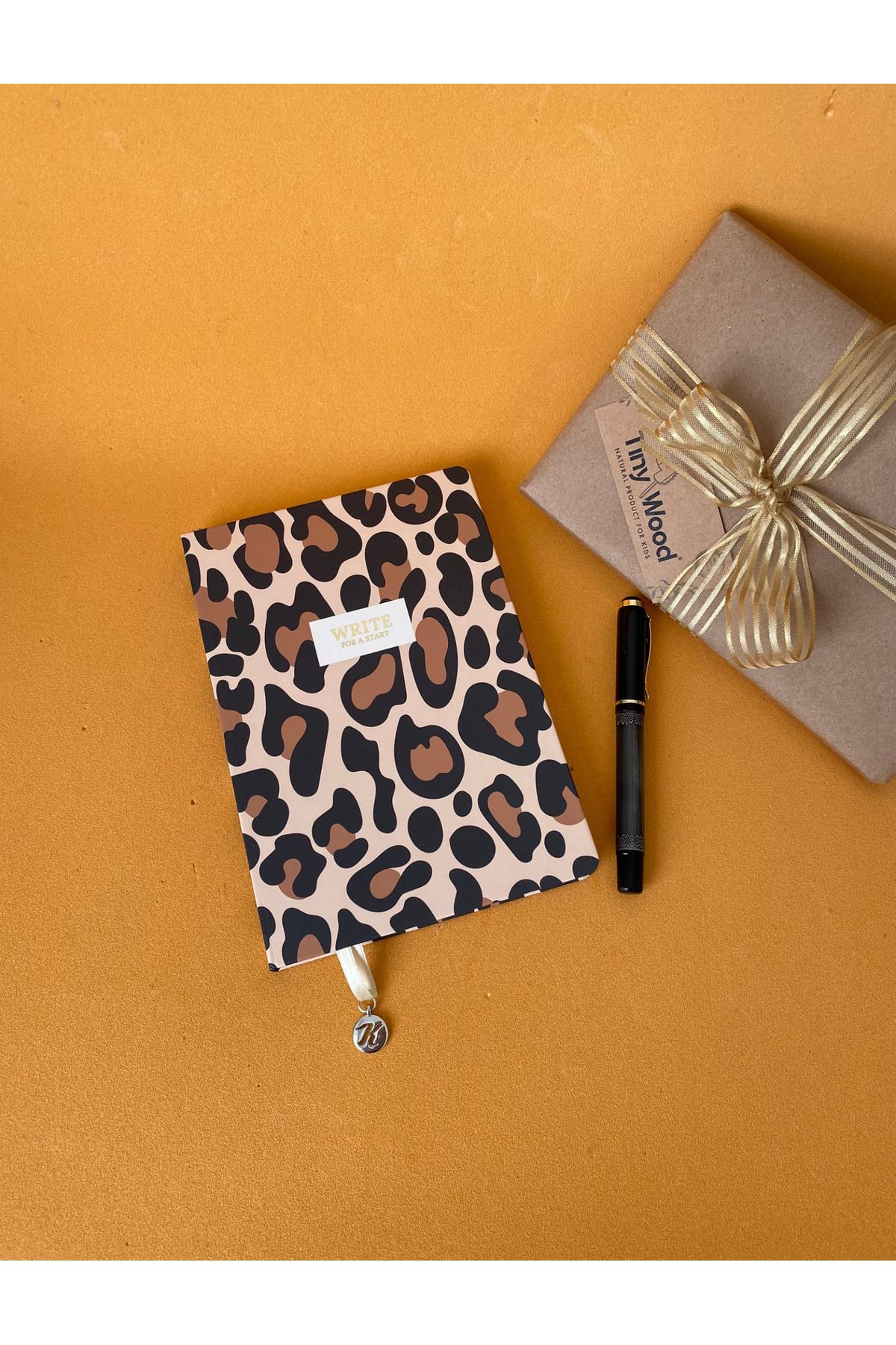 tiny wood Leopar Desenli A5 Çizgili Defter – Sert Kapaklı 96 Yaprak