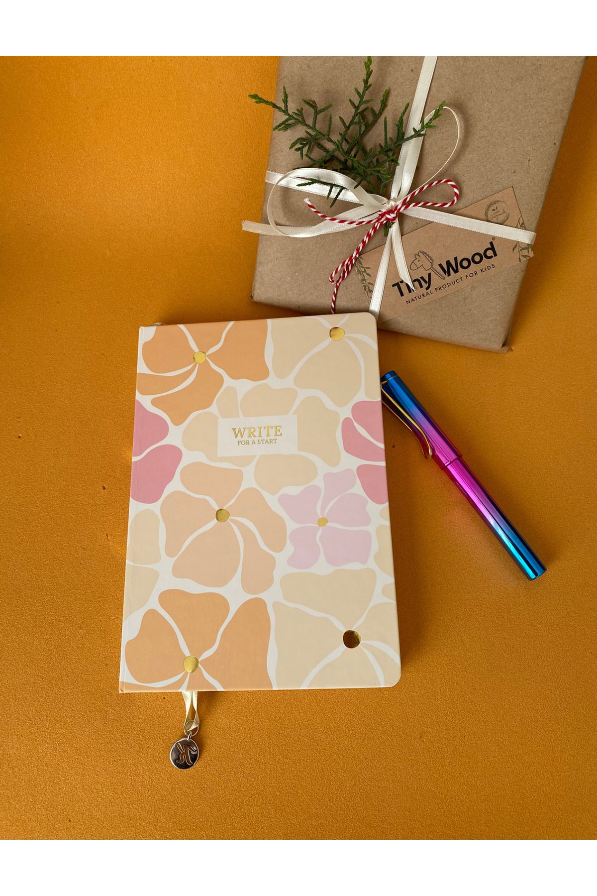 tiny wood Desenli A5 Çizgili Defter – Sert Kapaklı 96 Yaprak Hediyelik Defter