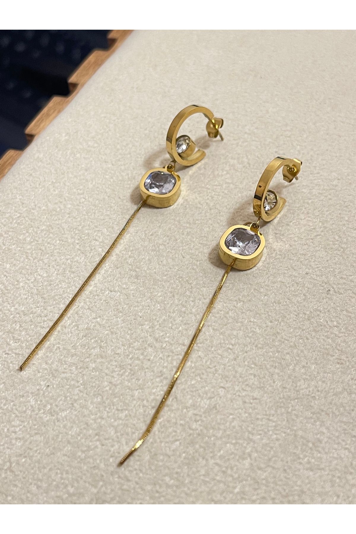 Rupen Kraft 316 L Cerrahi Çelik Zirkon Parlak Taşlı Sallantılı Gold Küpe