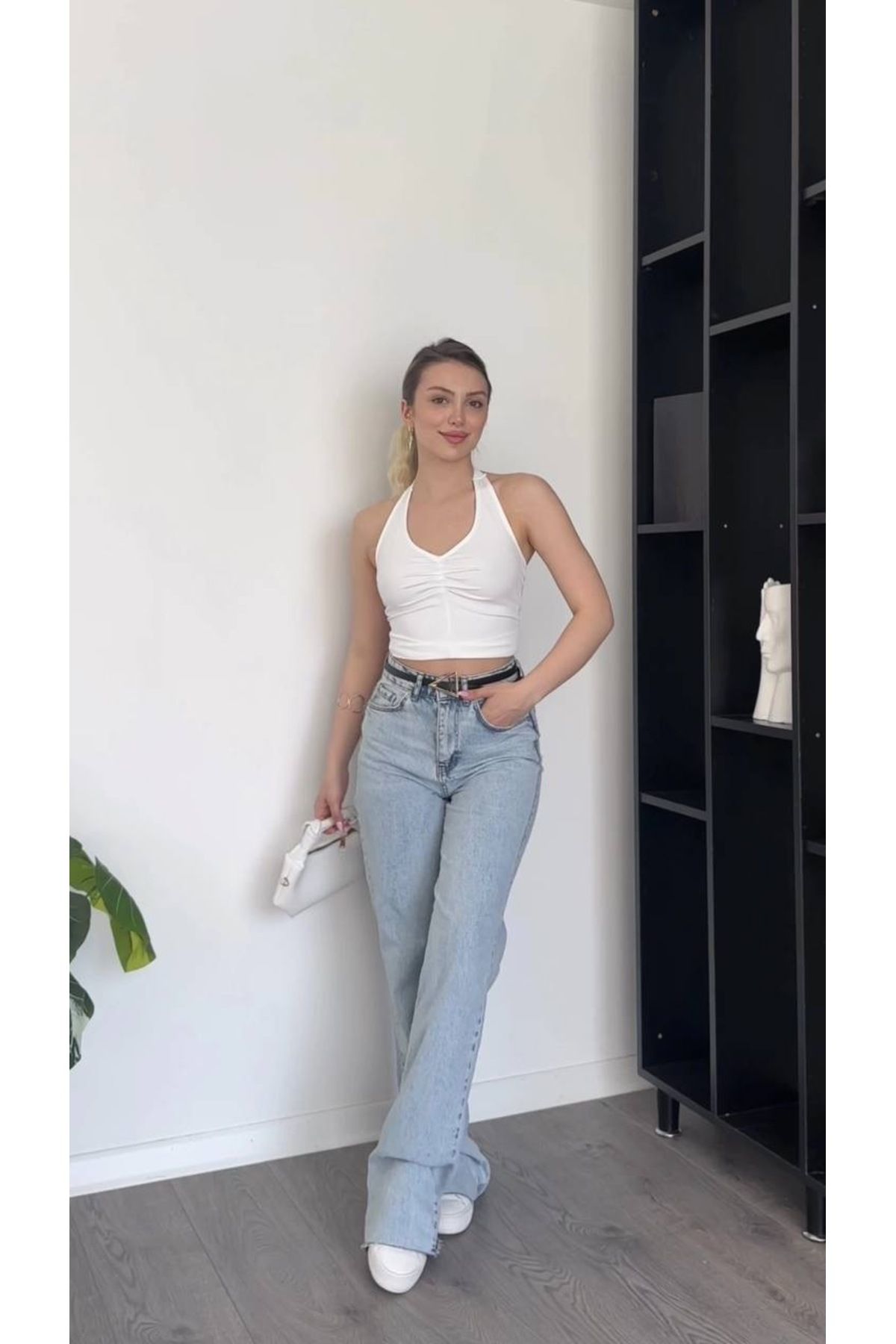 Butik Beyaz Mery Boyundan Bağlamalı Bluz