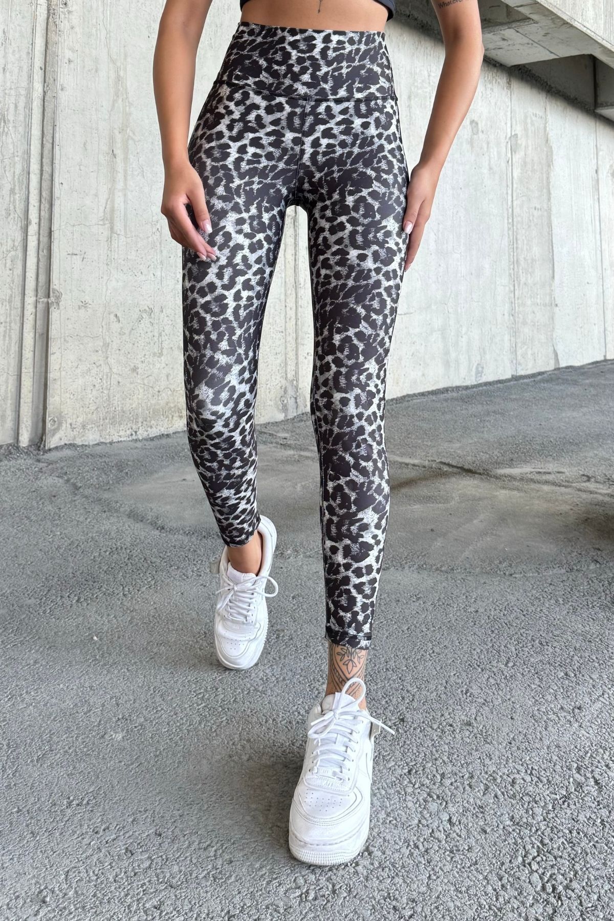 Leopar Desen Tayt