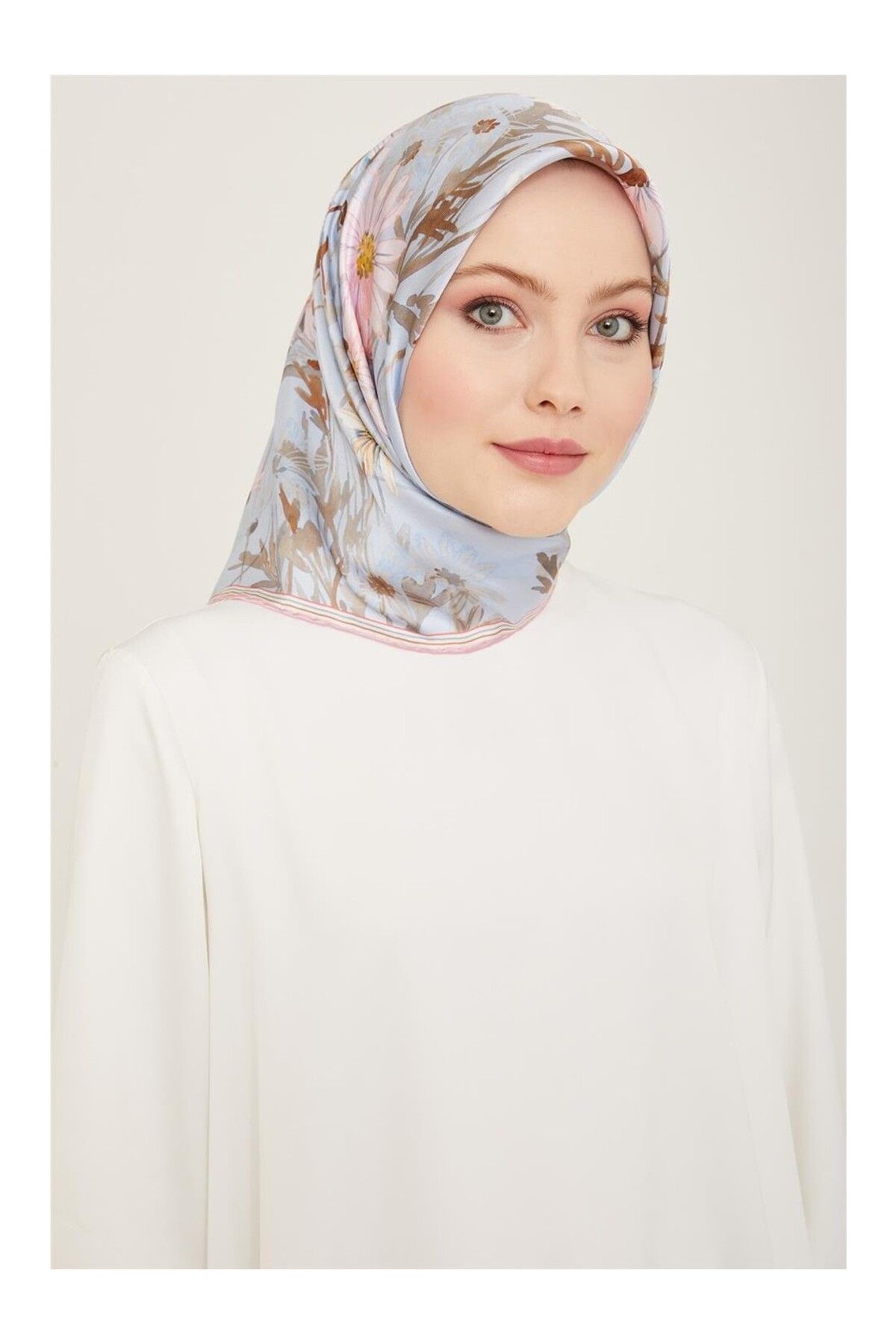Armine Sura İpek Eşarp 9129D (S ) 90 x 90 Mavi - 07