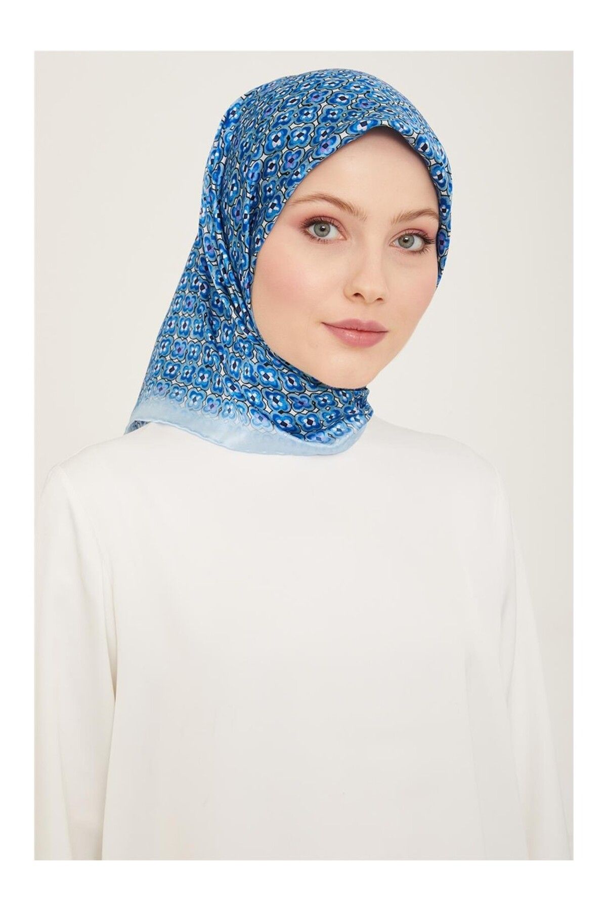 Armine Sura İpek Eşarp 9134D (S ) 90 x 90 Bebe Mavisi - 39