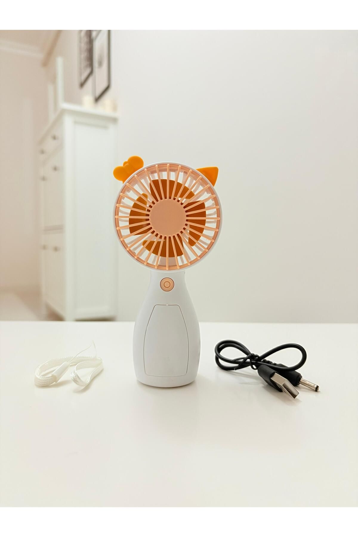 Store Figürlü Elde ve Masada Kullanılabilir Şarjlı Serinletici Turuncu Mini Fan