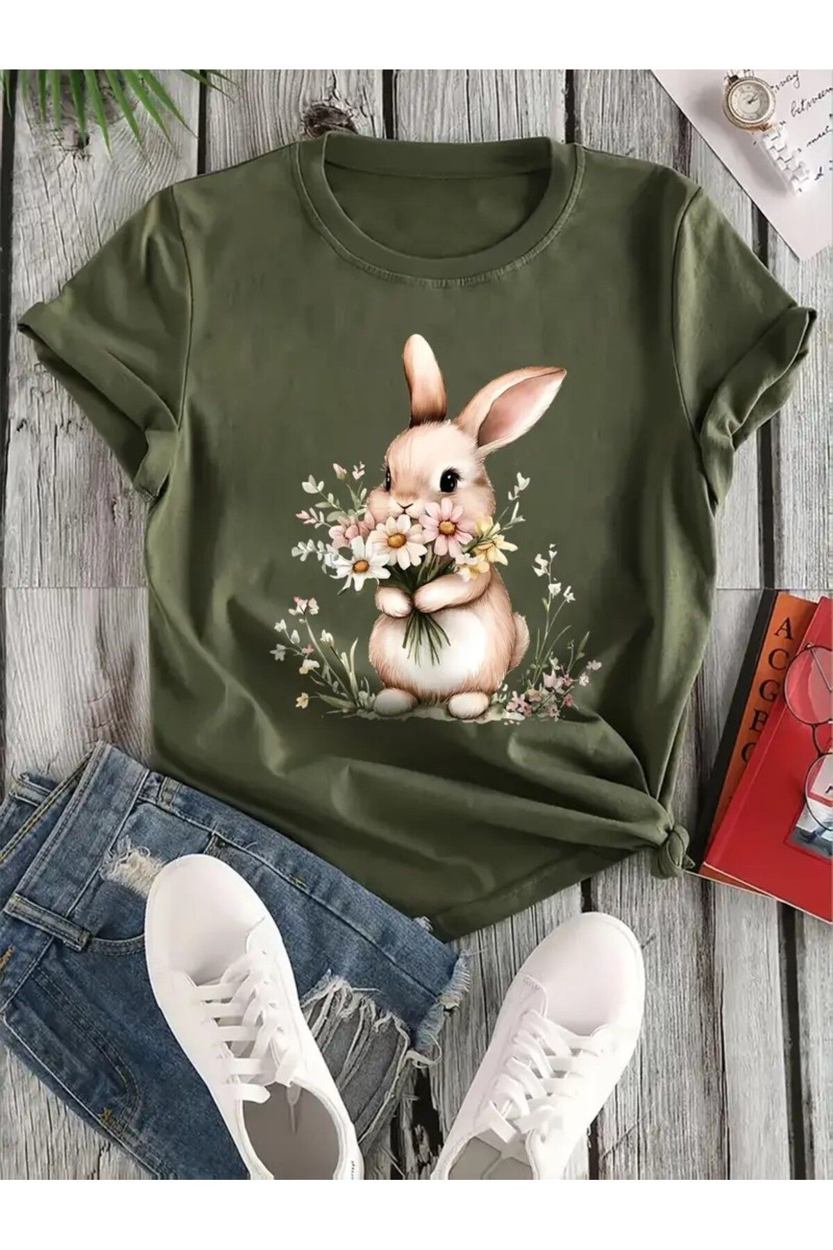 LEIVOR Tavşan & çiçek Baskılı Kadın T-shirt