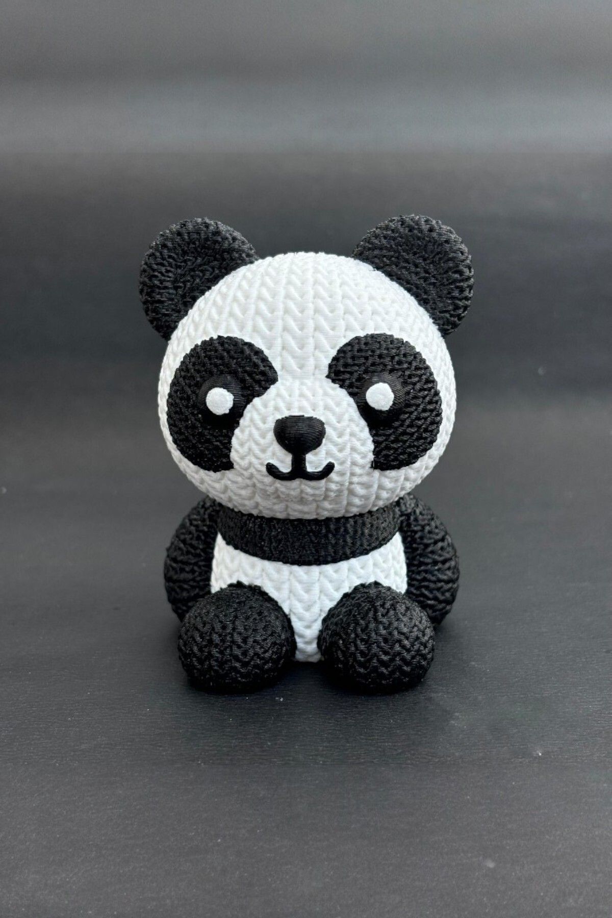 MARKENZO Örgü Panda Anahtarlık – Sevimli Siyah Beyaz Figür | 3D Baskı Çanta ve Anahtar Süsü