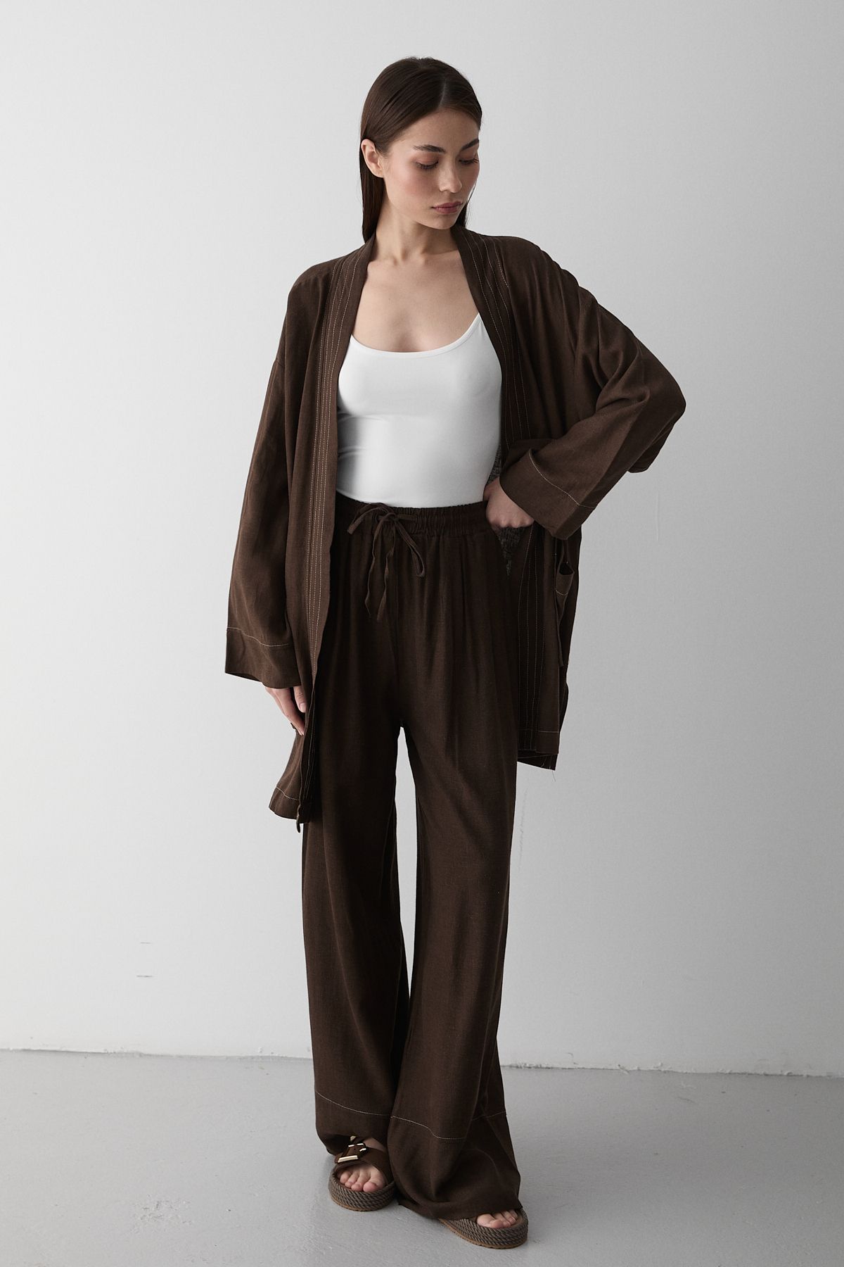Laluvia Kahverengi %100 Pamuk Cep Detaylı Kuşaklı Kimono Takım - 8491