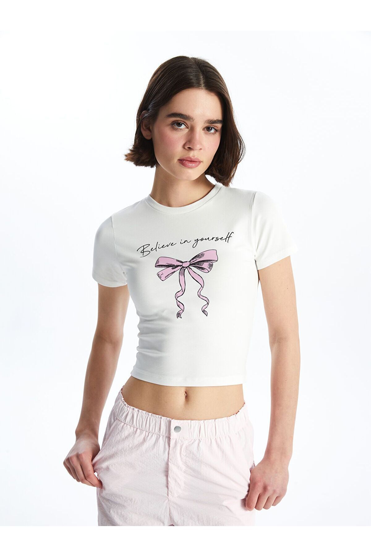 LC Waikiki Bisiklet Yaka Baskılı Kısa Kollu Kadın Crop
