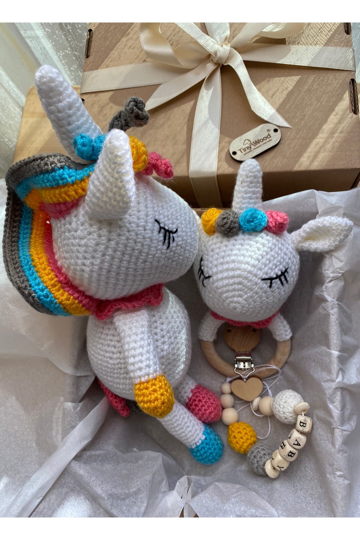 tiny wood Yenidoğan Unicorn Bebek Hediye Seti – İsme Özel Emzik Zincirli
