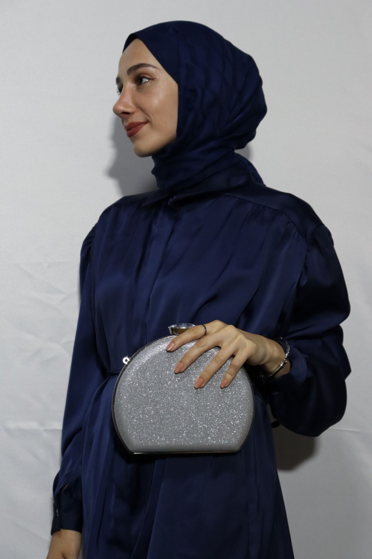 BUKAWEAR Kadın Gümüş Simli Matara Model Abiye Çanta