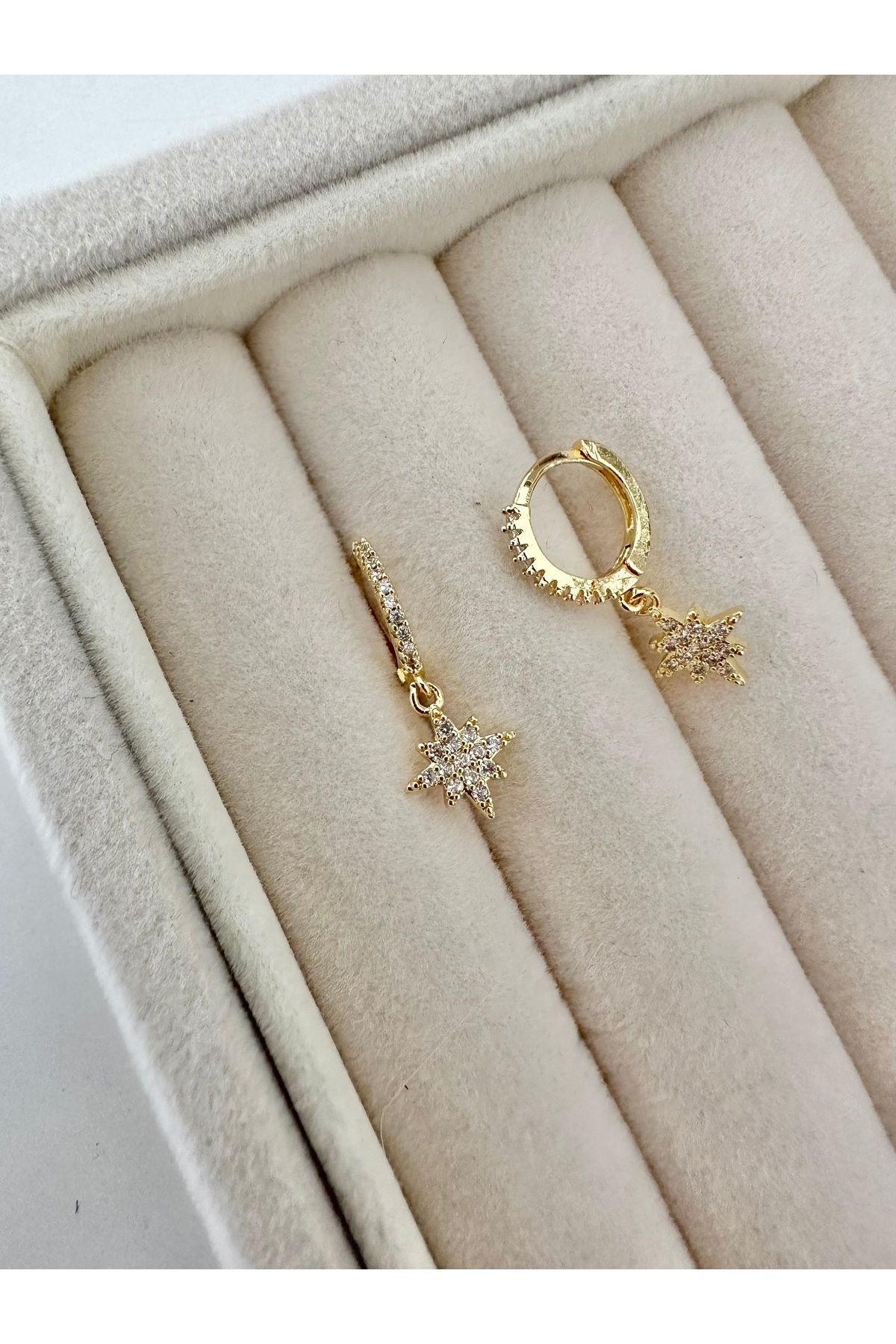 My Bellas Jewels Cerrahi Çelik Zirkon Sallantılı Taşlı Halka Tragus Piercing, Helix, Flat, Conch, Lobe (1 Adet)