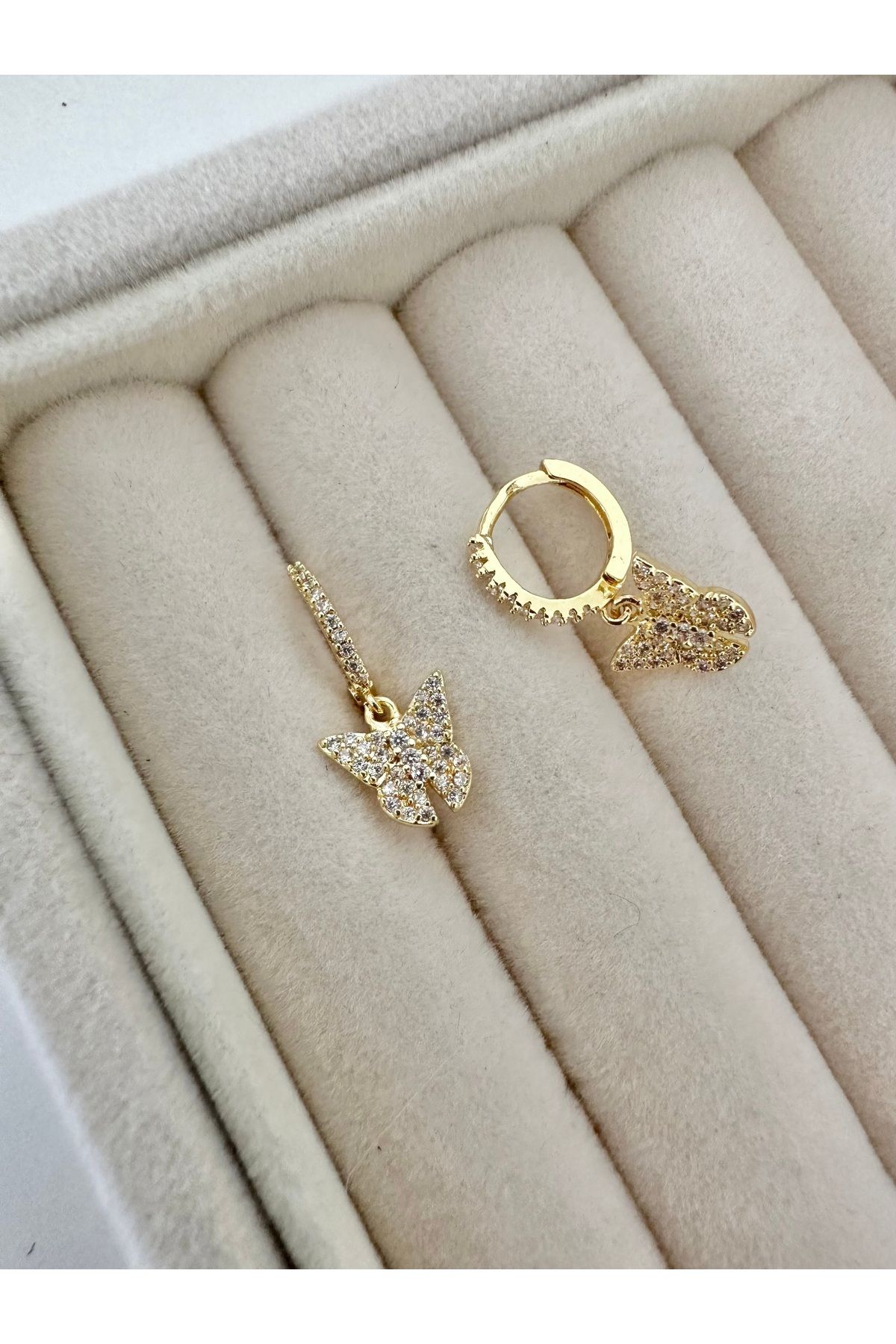 My Bellas Jewels Cerrahi Çelik Sallantılı Halka Tragus Kelebek Piercing, Helix, Flat, Conch, Lobe (1 Adet)