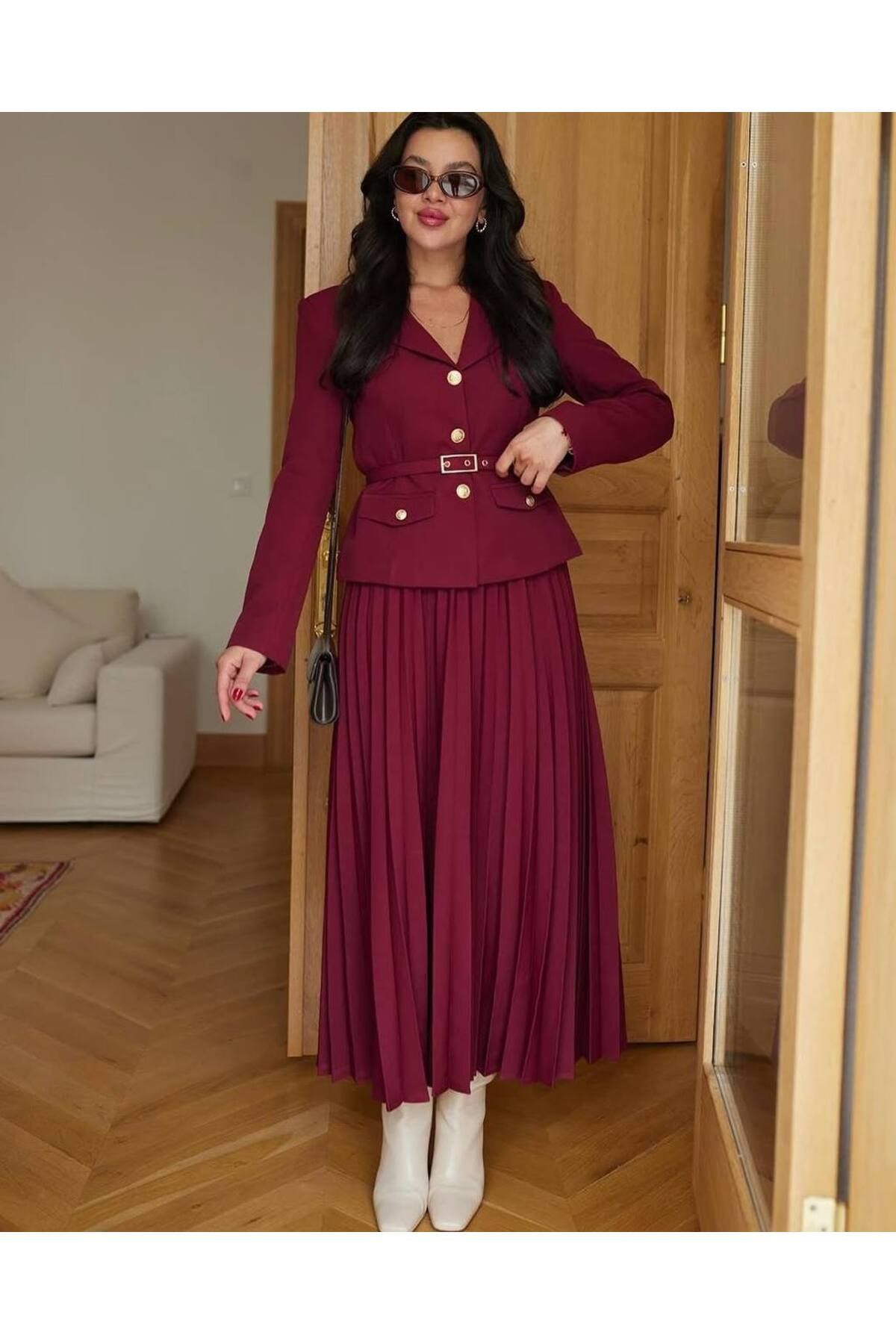 Castivo Fashion Altın Düğme Detaylı Kuşaklı Ceketli Piliseli Takım