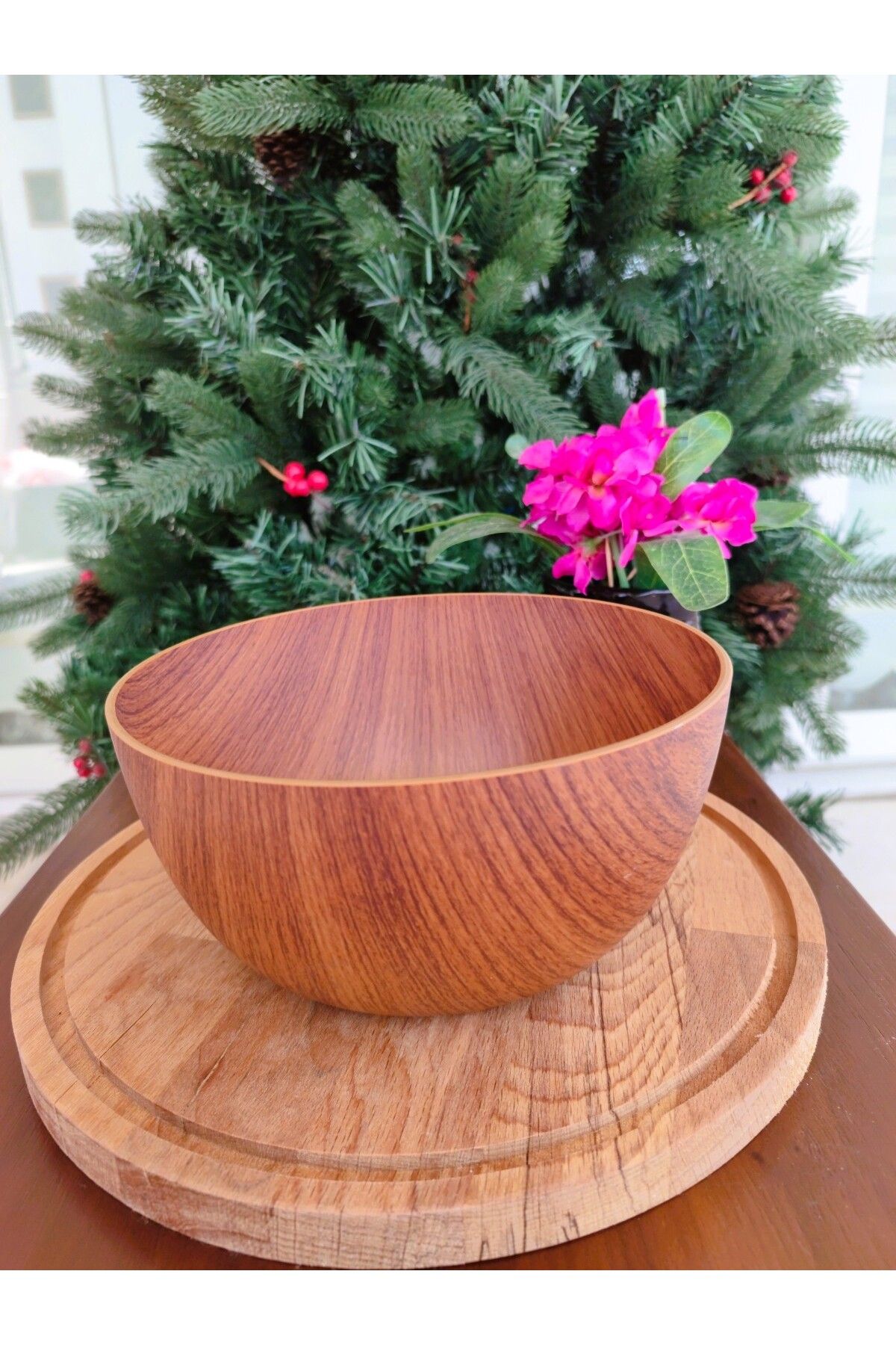 Madame Coco-Yvette Round Bowl 20cm 7