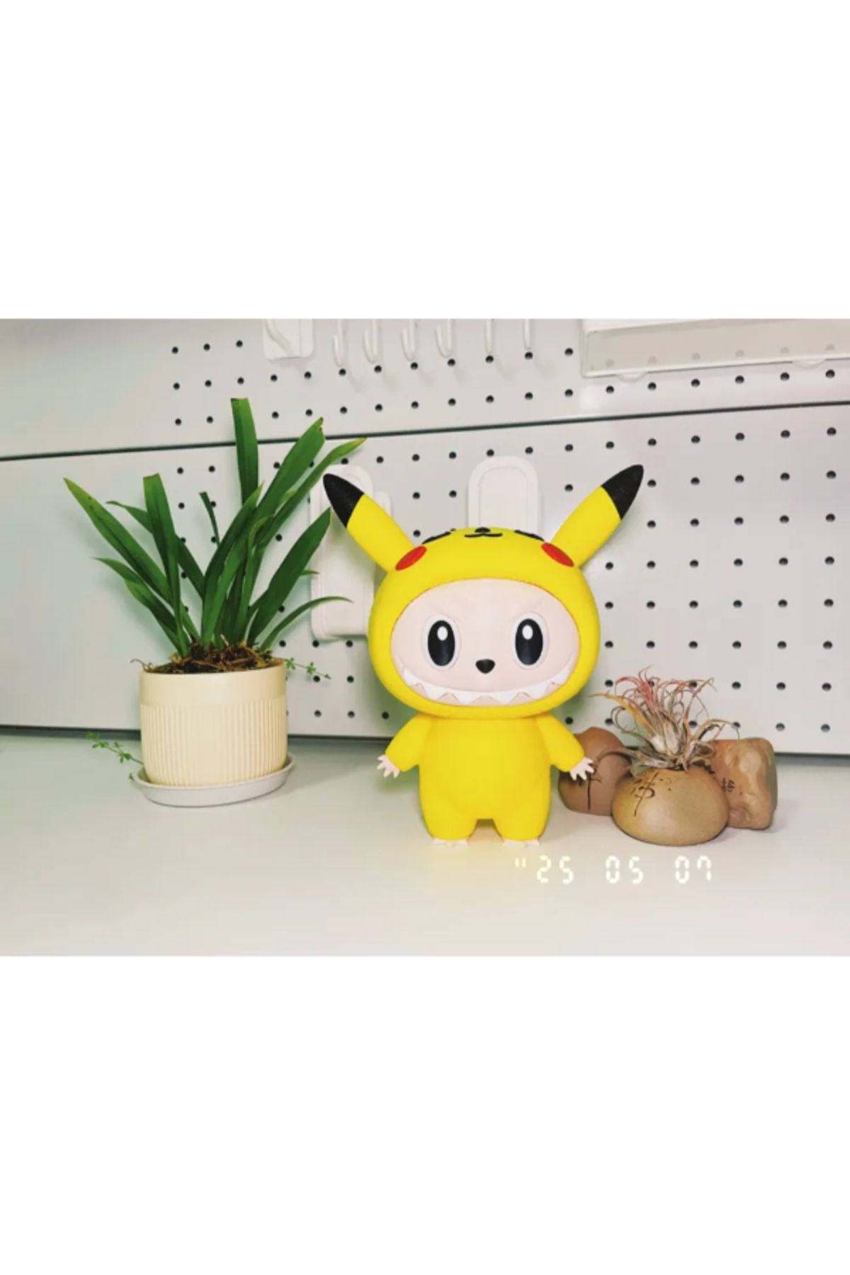 3d model s Pikachu ve Labubu Figürü - İlk Labubu Pokemon - Desteksiz Baskı Tasarım