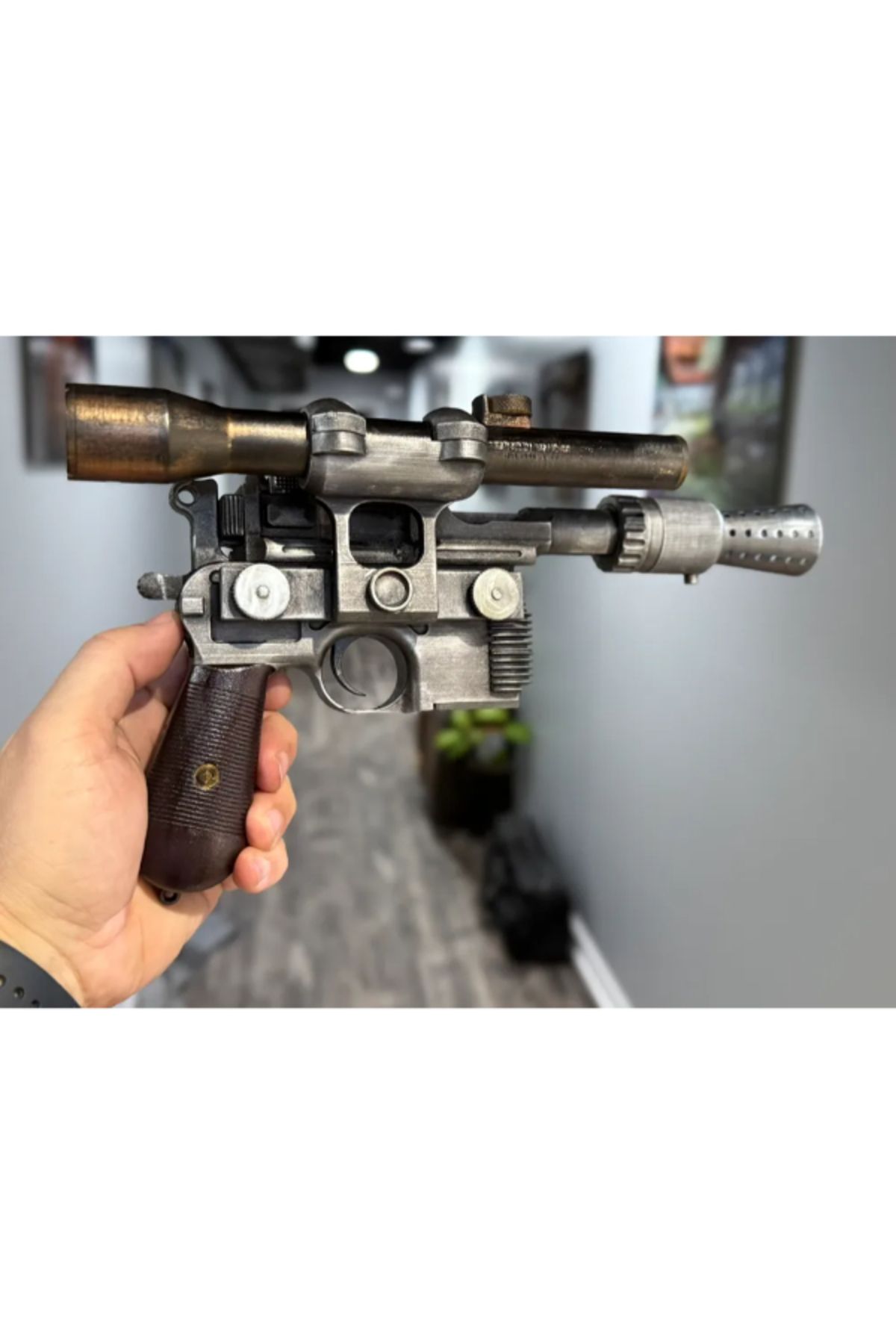 3d model s Solo Blaster DL-44 – Özel Tasarım Koleksiyon Blasterı