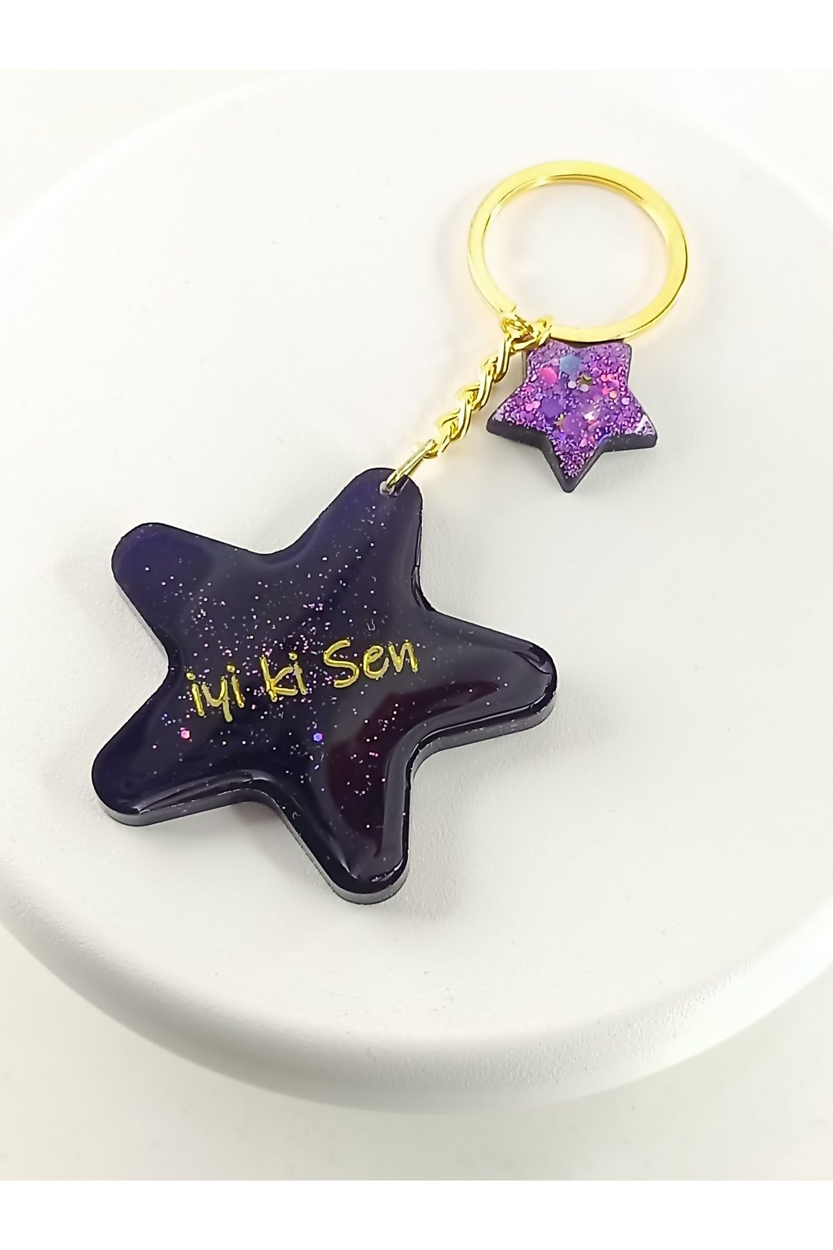 NEXOAKSESUAR İyi Ki Sen Yazılı El Yapımı Epoksi Anahtarlık – Romantik ve Anlamlı Hediye Seçeneği - Kişiye Özel