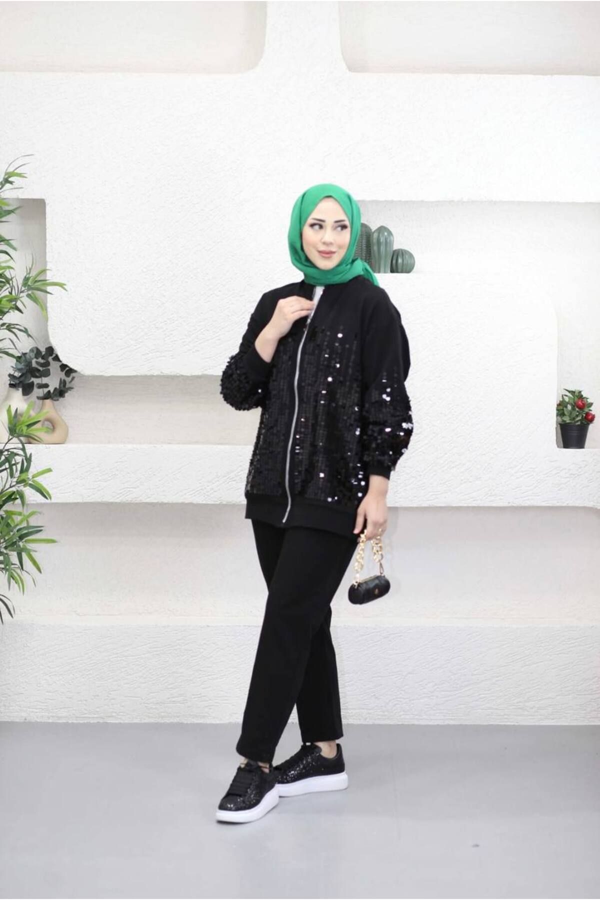Suede Style 5567 - 2 İplik Pul İşlemeli Fermuarlı Rahat Şık Kadın Takımı