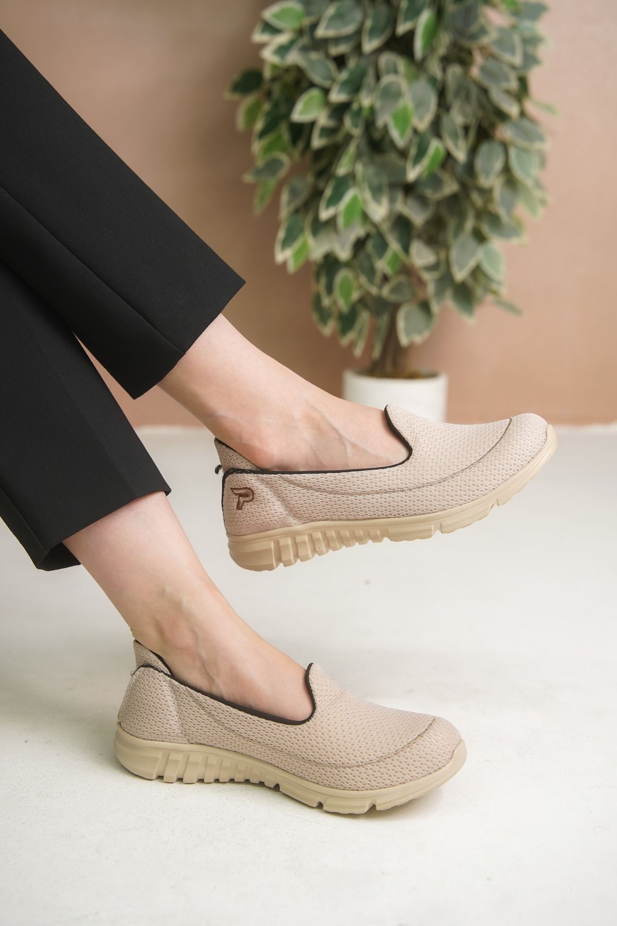 Craftique Krem Kadın Yazlık Memory Foam Bağcıksız Hafif Rahat Tabanlı Yürüyüş Spor Babet Ayakkabı
