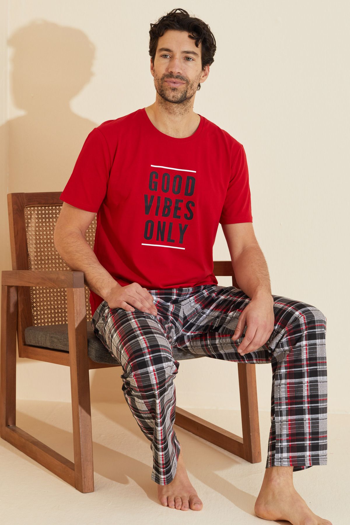 Siyah İnci kırmızı desenli Bisiklet Yaka Baskılı Örme Pijama Takım 25109828