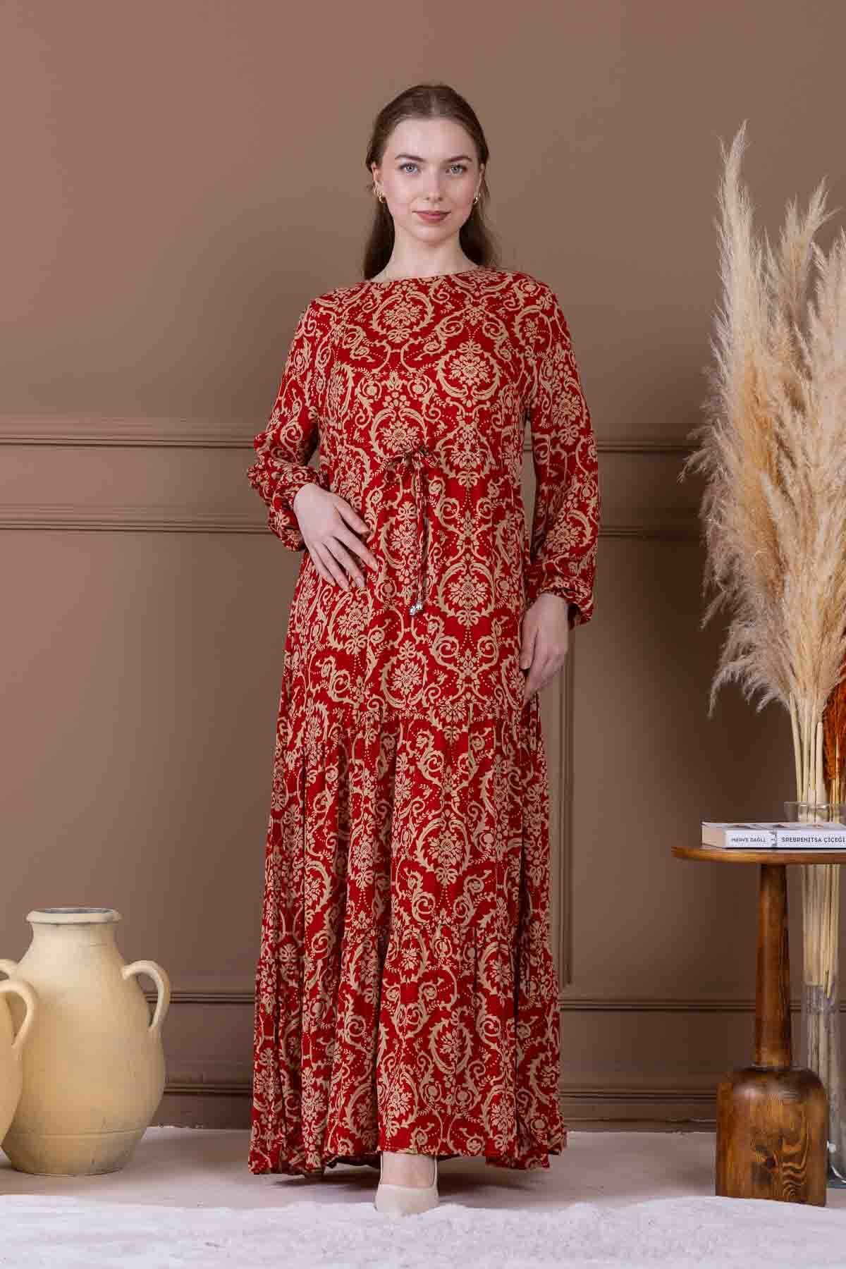 Meşe Moda kırmızı desenli elbise