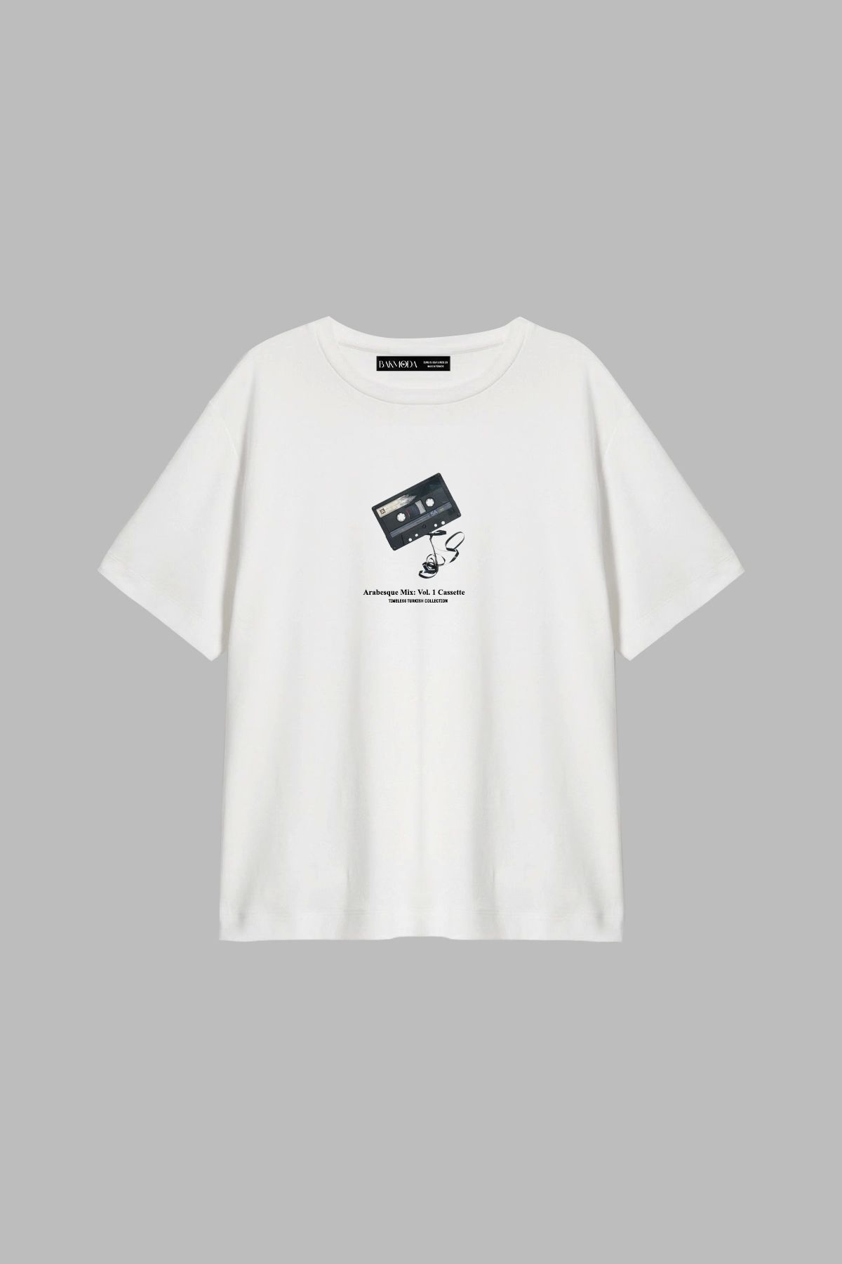 CİNEMA MODA Arabesque Cassette Baskılı Relaxed Fit Beyaz Kadın Tshirt