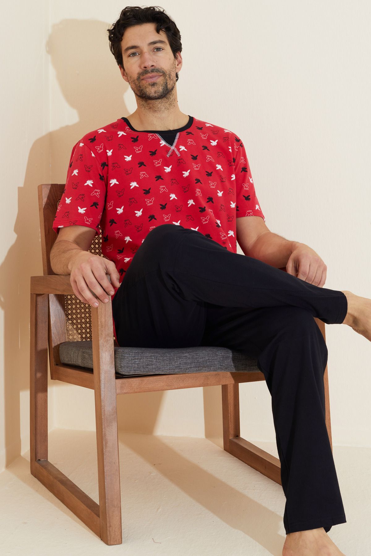Siyah İnci kırmızı desenli Bisiklet Yaka Baskılı Örme Pijama Takım 25109837