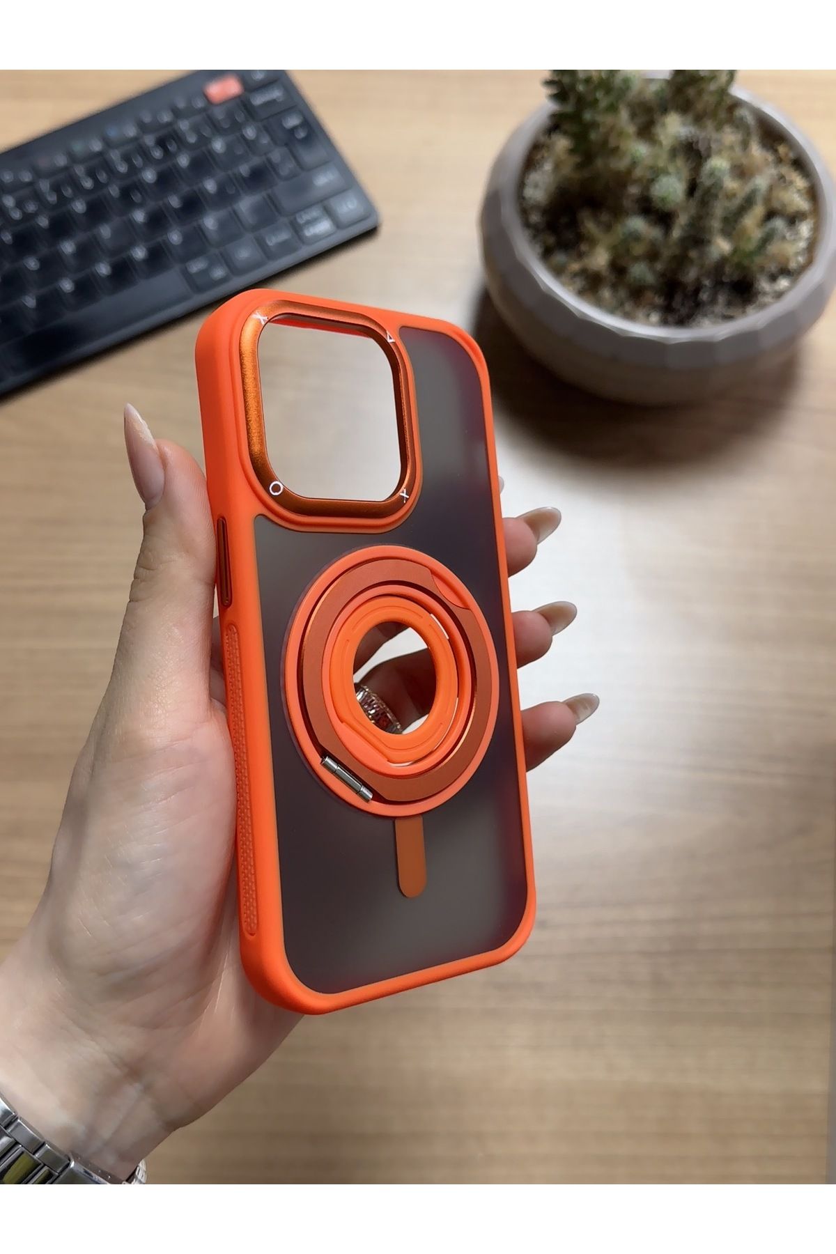 MTL iPhone 14 Pro Standlı Ve Yüzüklü MagSafe Kılıf Soocase721