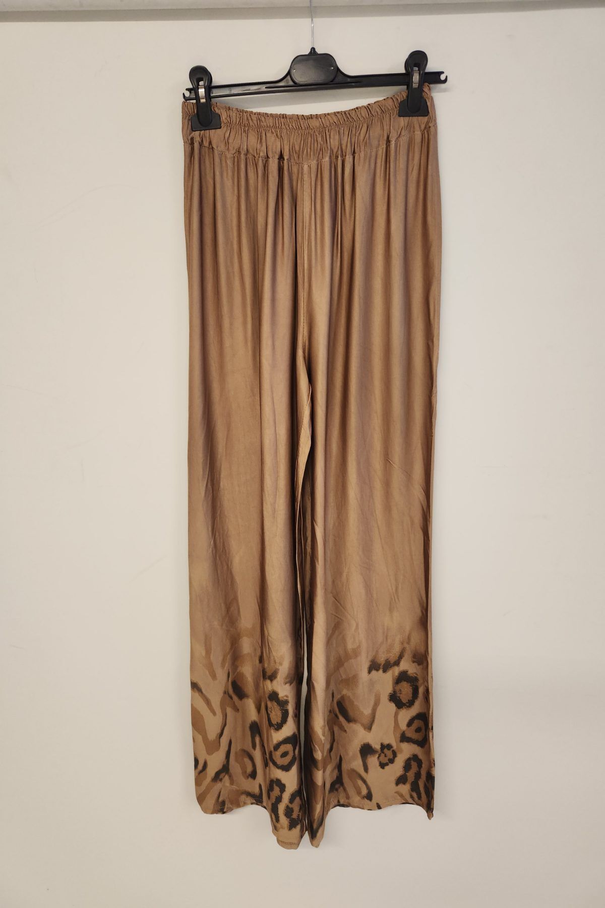 Luisido Camel İtalyan Paçası Leopar Desen Bol Paça Saten Pantolon